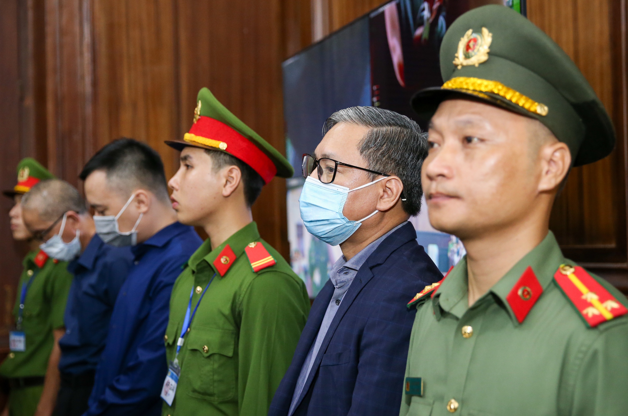X&eacute;t xử vụ Vạn Thịnh Ph&aacute;t: Chủ tọa y&ecirc;u cầu bị c&aacute;o Nguyễn Cao Tr&iacute; cung cấp bệnh &aacute;n- Ảnh 1.