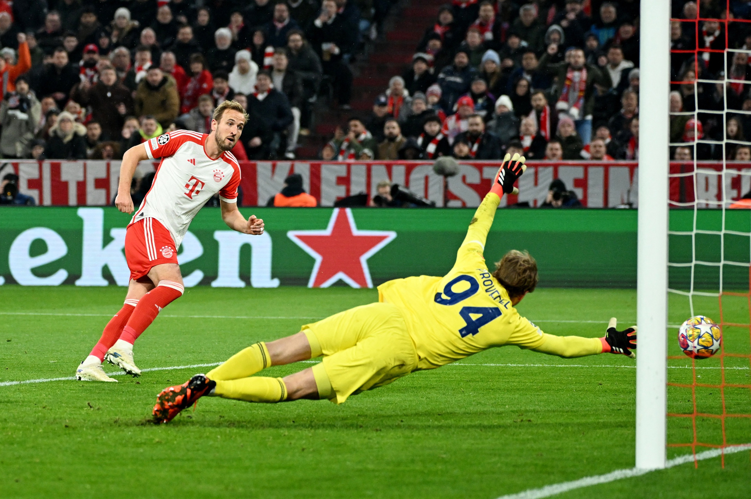 Harry Kane b&ugrave;ng nổ tại 