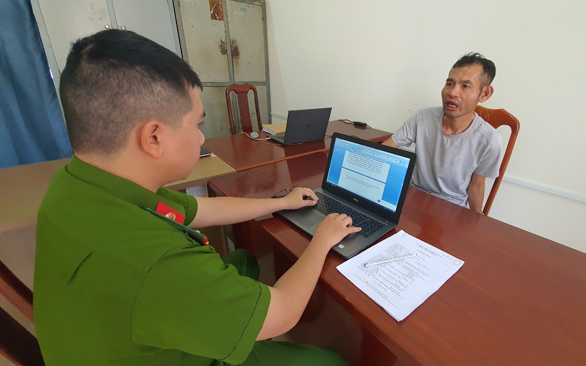 Một người nghi nhiễm HIV khống chế phụ nữ hiếp dâm, cướp tài sản