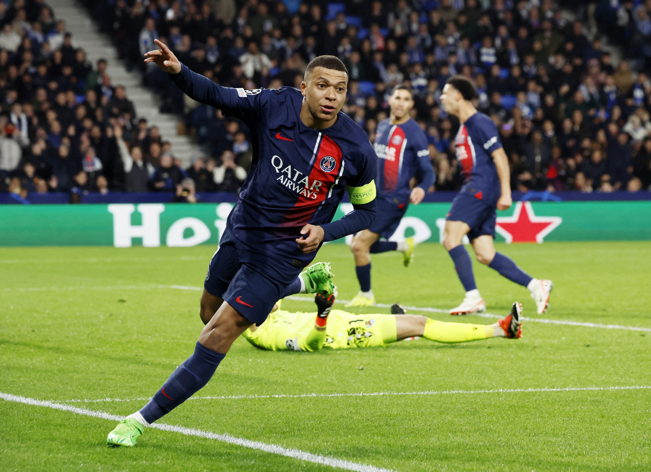 Hé lộ đặc quyền và mức thu nhập khi Mbappe gia nhập Real Madrid- Ảnh 5.