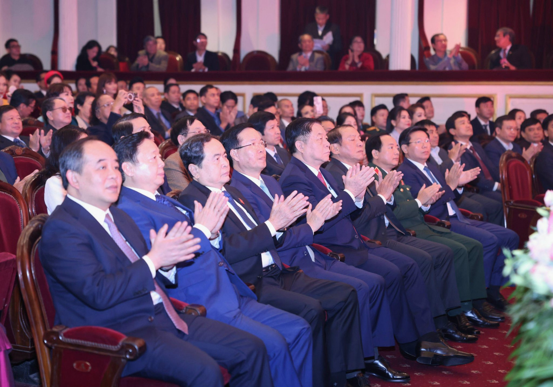 Chủ tịch nước đề nghị c&oacute; ch&iacute;nh s&aacute;ch để c&aacute;c nghệ sĩ c&oacute; thể sống được bằng nghề- Ảnh 1.