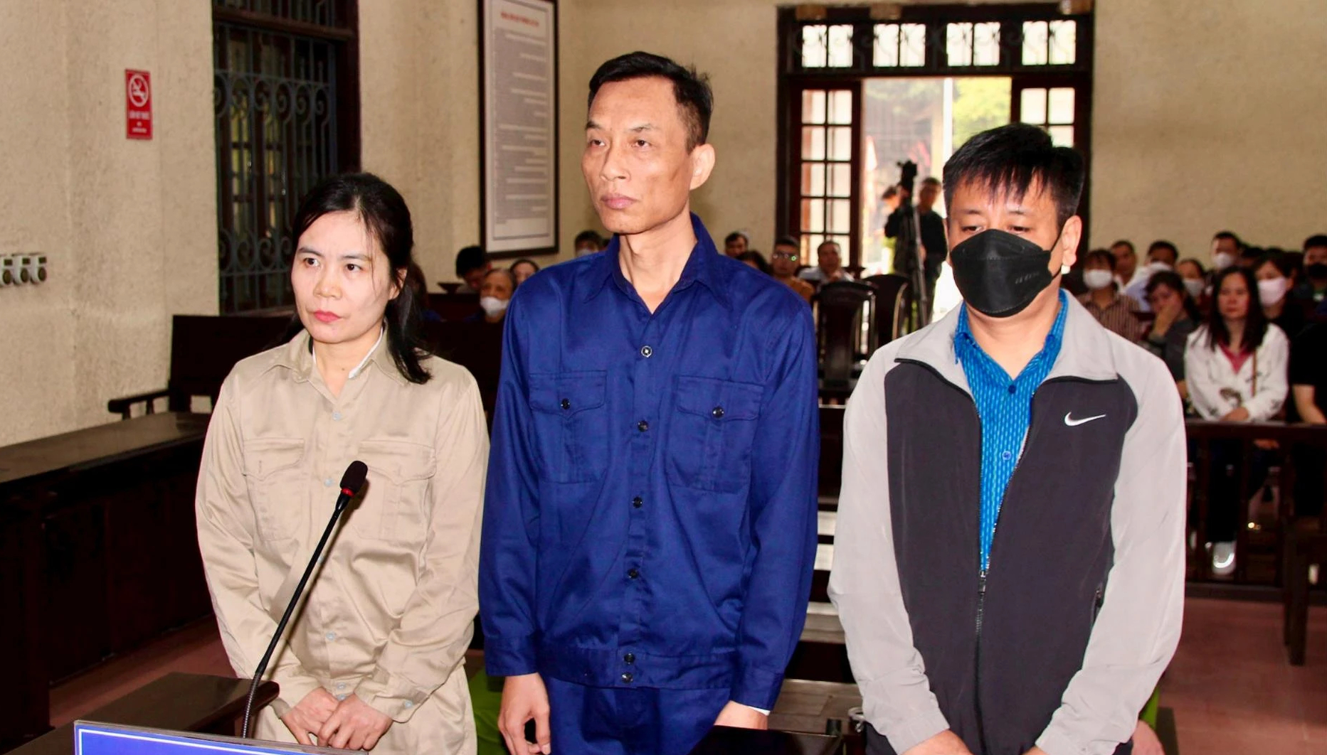 Chiếm đoạt hơn 220 triệu đồng từ n&acirc;ng gi&aacute; qu&agrave; Tết tặng đo&agrave;n vi&ecirc;n, NLĐ- Ảnh 1.