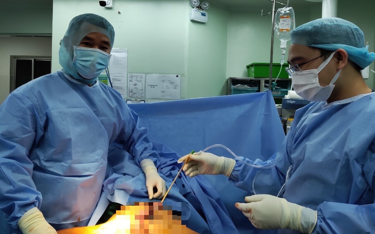 Người đàn ông bị cánh quạt cuốn dương vật, gây hoại tử da và mô