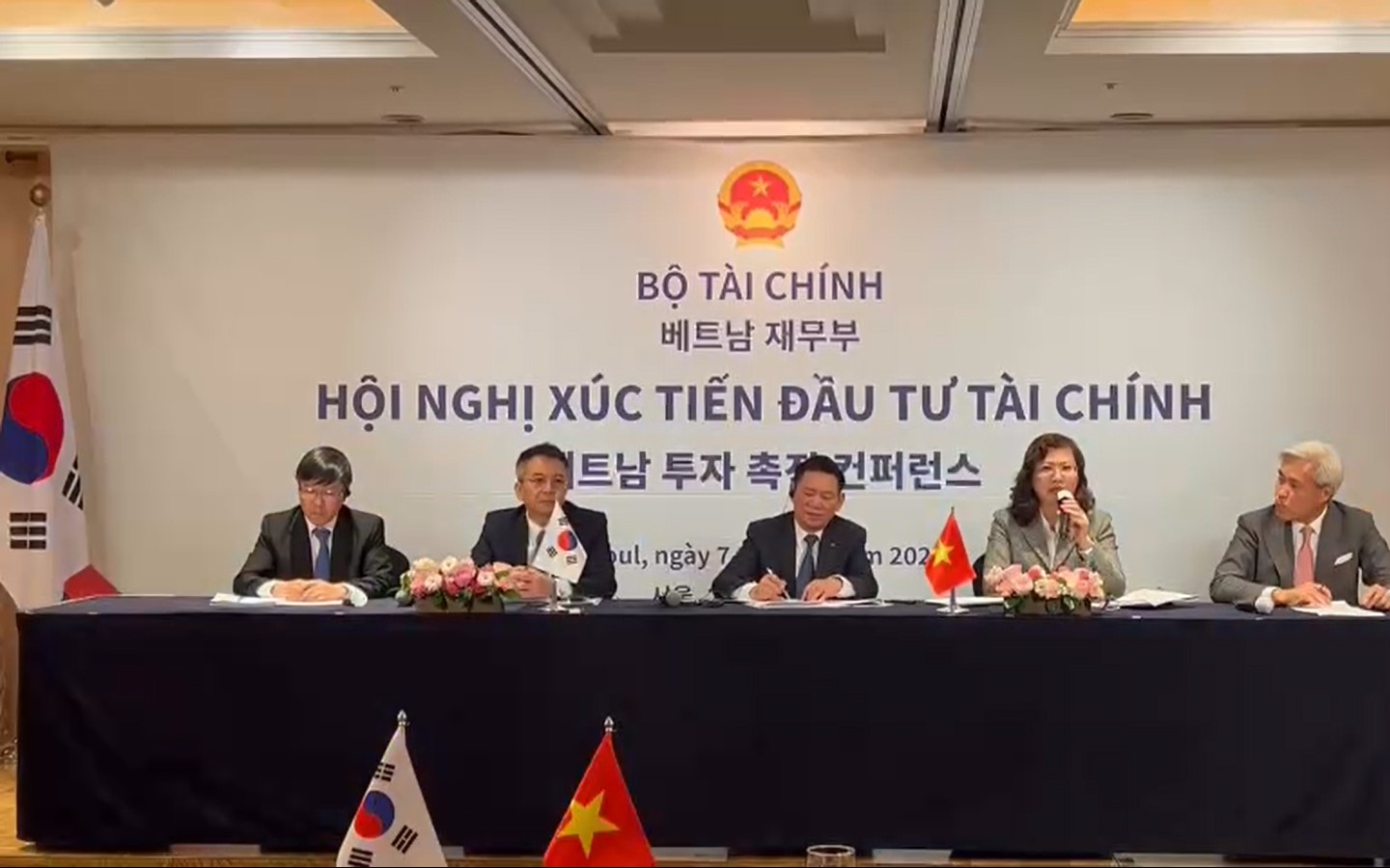 Đoàn công tác Bộ Tài chính xúc tiến đầu tư chứng khoán ở Hàn Quốc