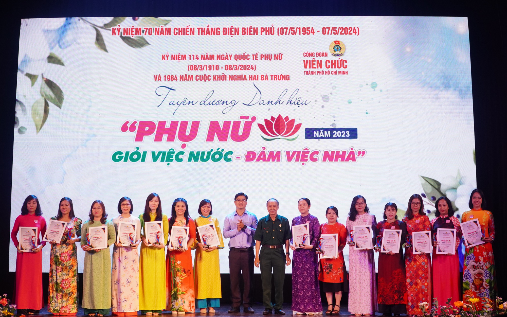 Tuyên dương nữ CCVC-LĐ “Giỏi việc nước, đảm việc nhà” tiêu biểu năm 2023