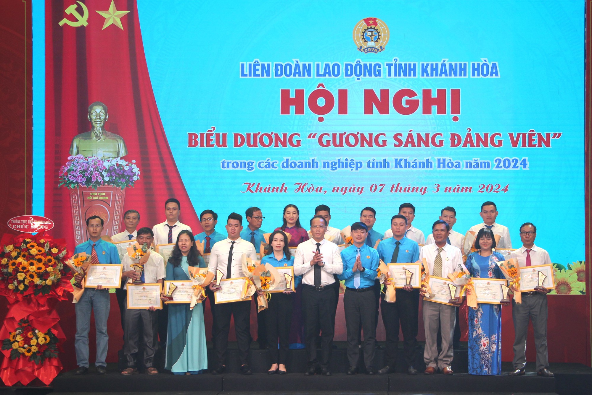 Biểu dương 94 “Gương sáng đảng viên” trong các doanh nghiệp- Ảnh 2.
