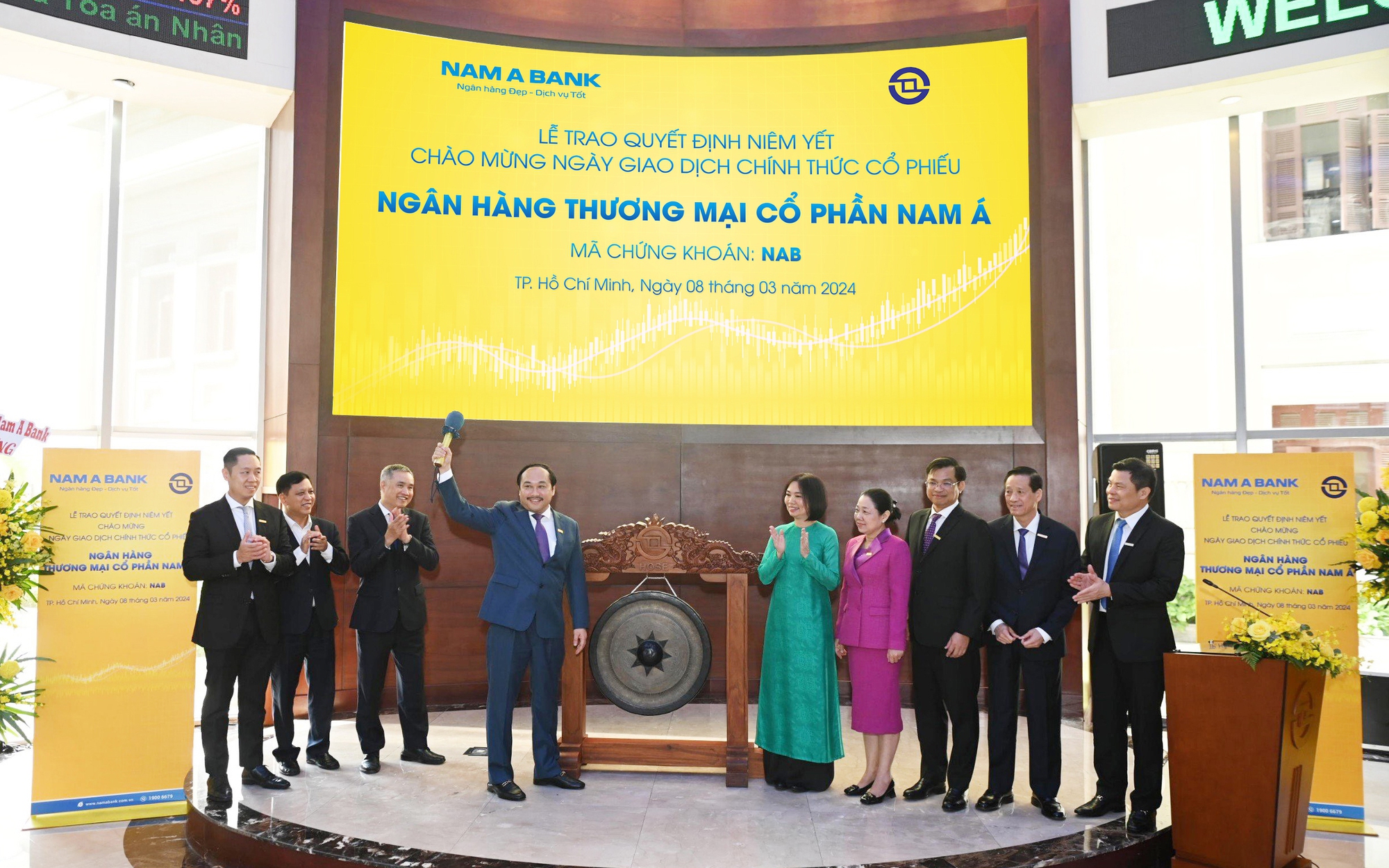 Hơn 1 tỉ cổ phiếu Nam A Bank chính thức chào sàn HOSE
