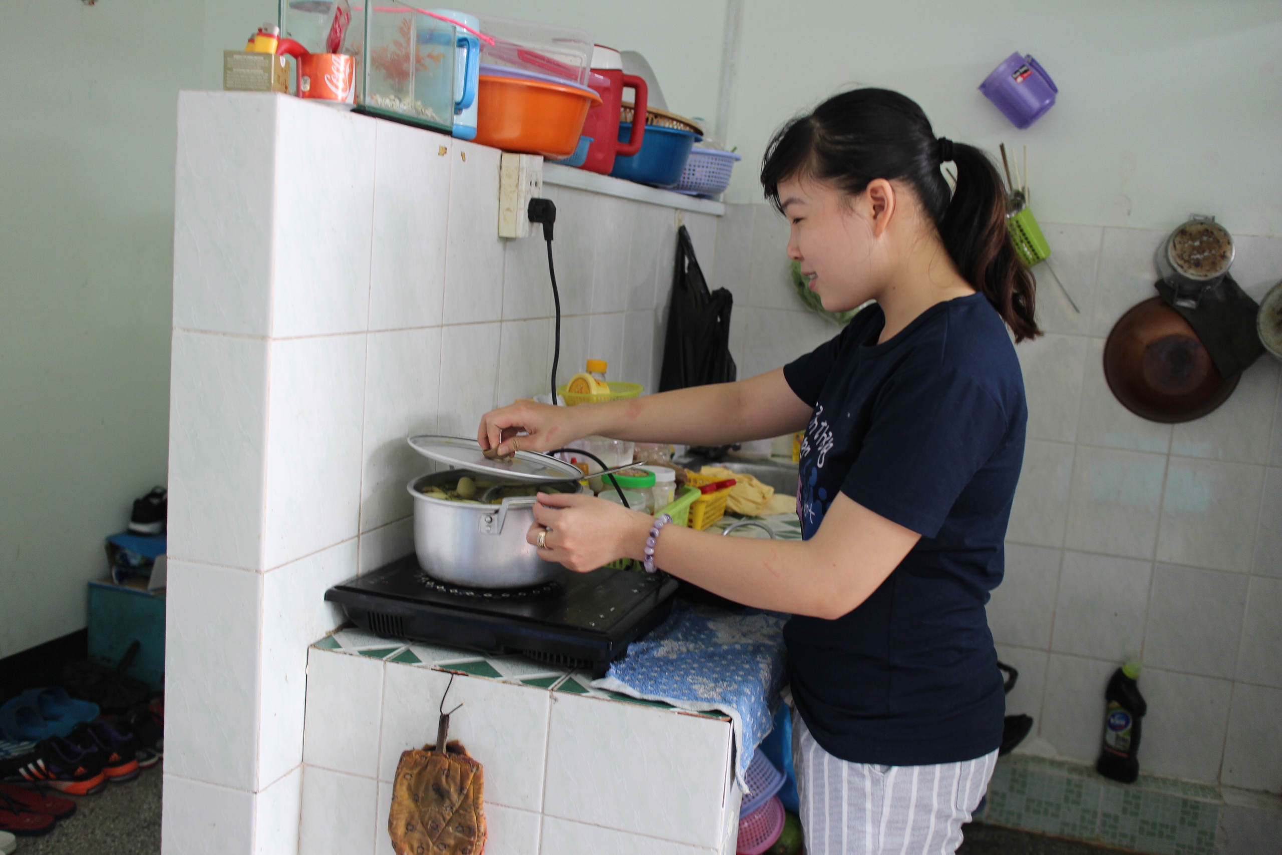 C&ocirc;ng nh&acirc;n kh&oacute; mơ nh&agrave; ở x&atilde; hội- Ảnh 1.