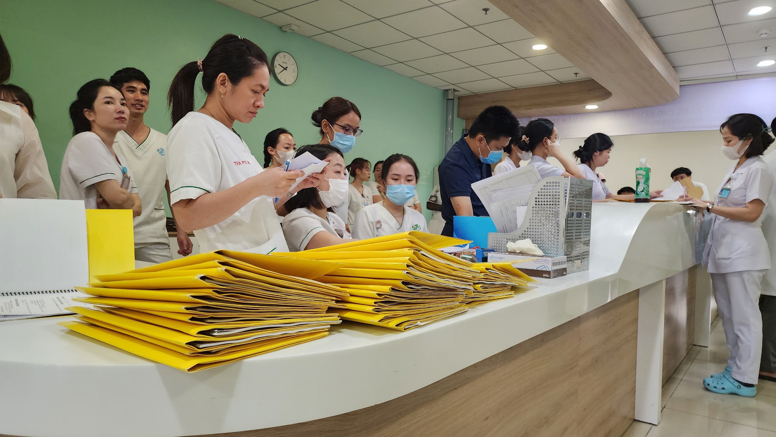 Bệnh viện Quân y 175 phẫu thuật thay khớp háng miễn phí- Ảnh 2.