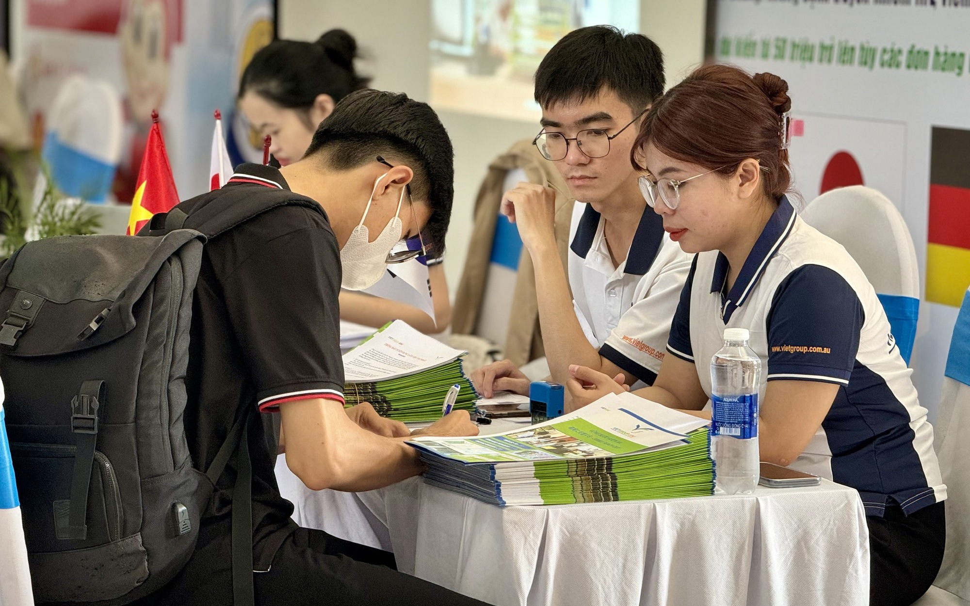 10.000 việc làm kết nối cung cầu lao động