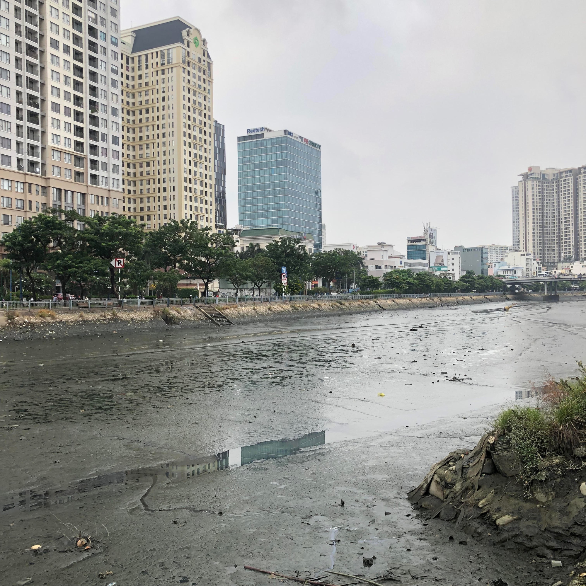 Trông chờ những dòng kênh trong xanh- Ảnh 1.