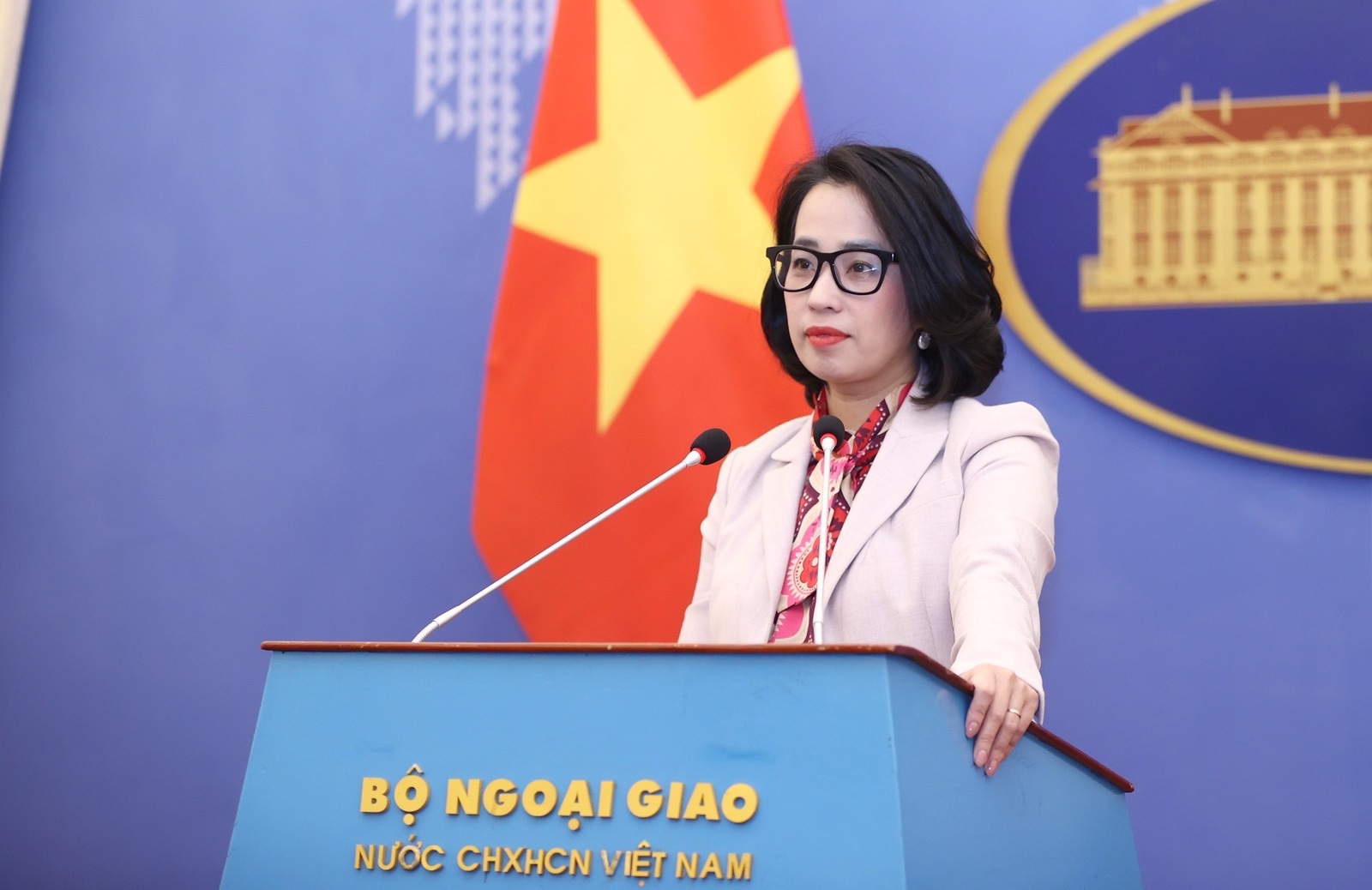 Trung Quốc - Philippines căng thẳng ở Bãi Cỏ Mây, Việt Nam lên tiếng- Ảnh 1.