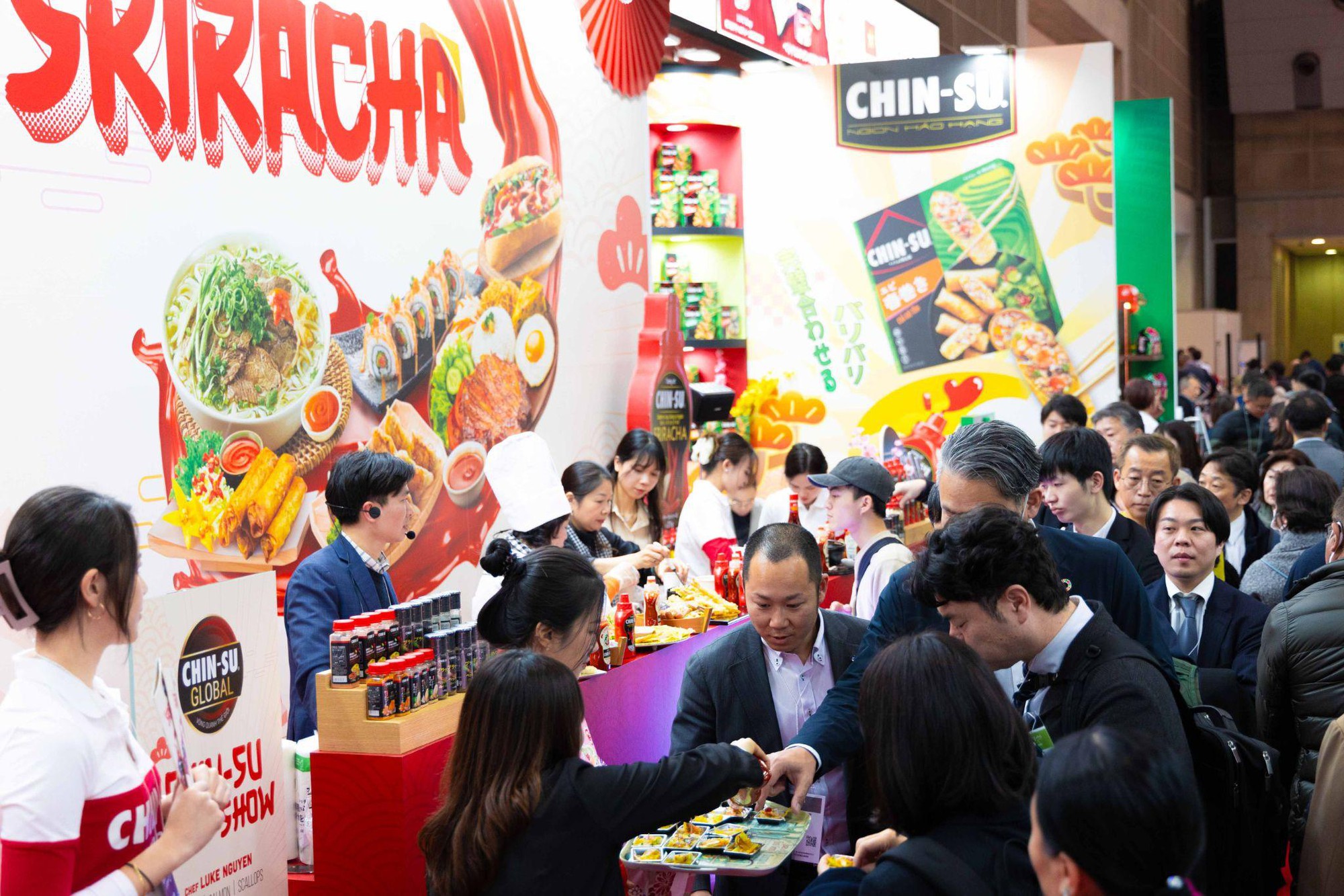Tương ớt Chinsu Sriracha vừa ra mắt đ&atilde; 