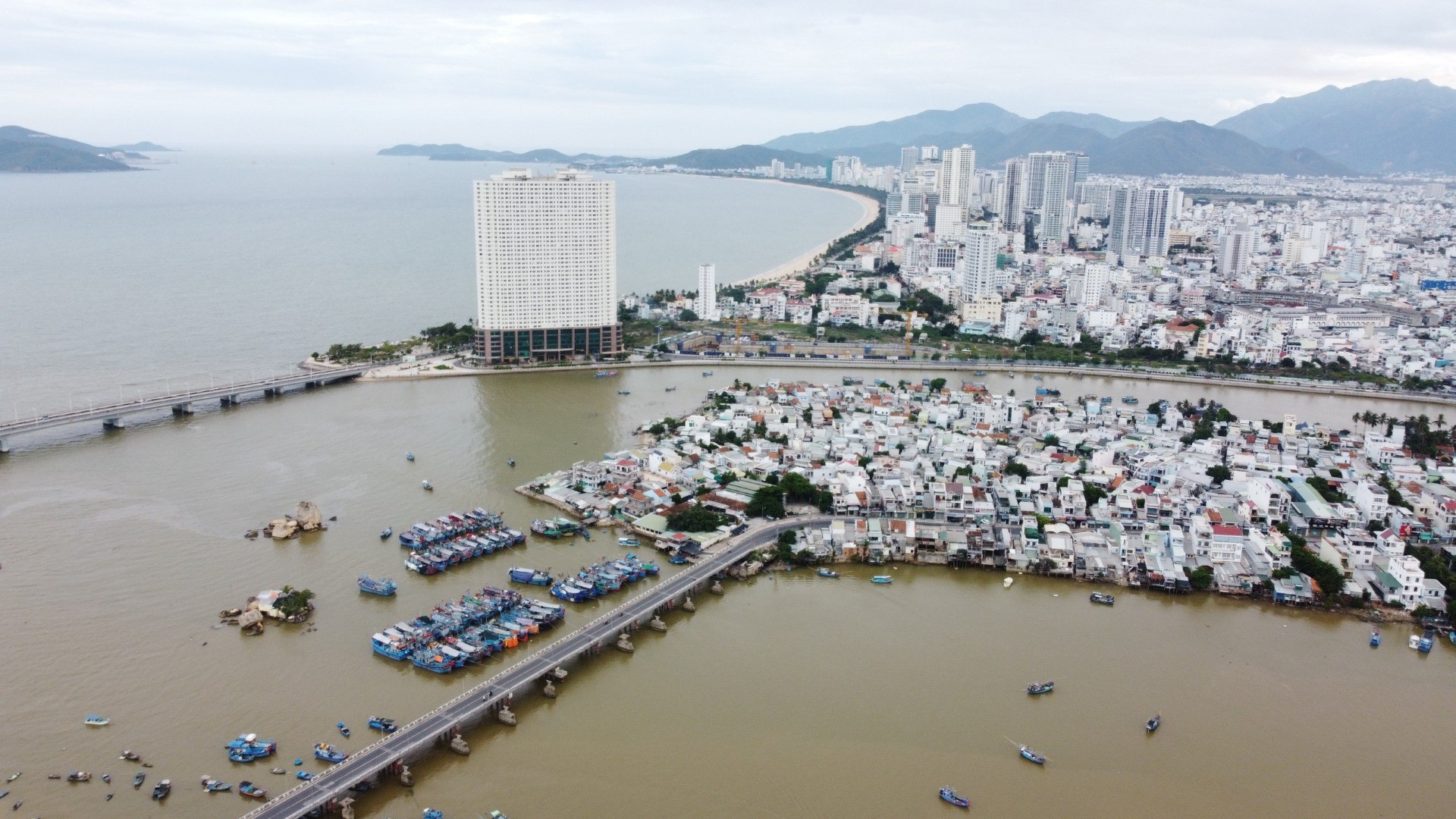 Đồ &aacute;n điều chỉnh quy hoạch chung TP Nha Trang được ph&ecirc; duyệt sẽ th&aacute;o gỡ vướng mắc về thủ tục cho nhiều dự &aacute;n ở phố biển