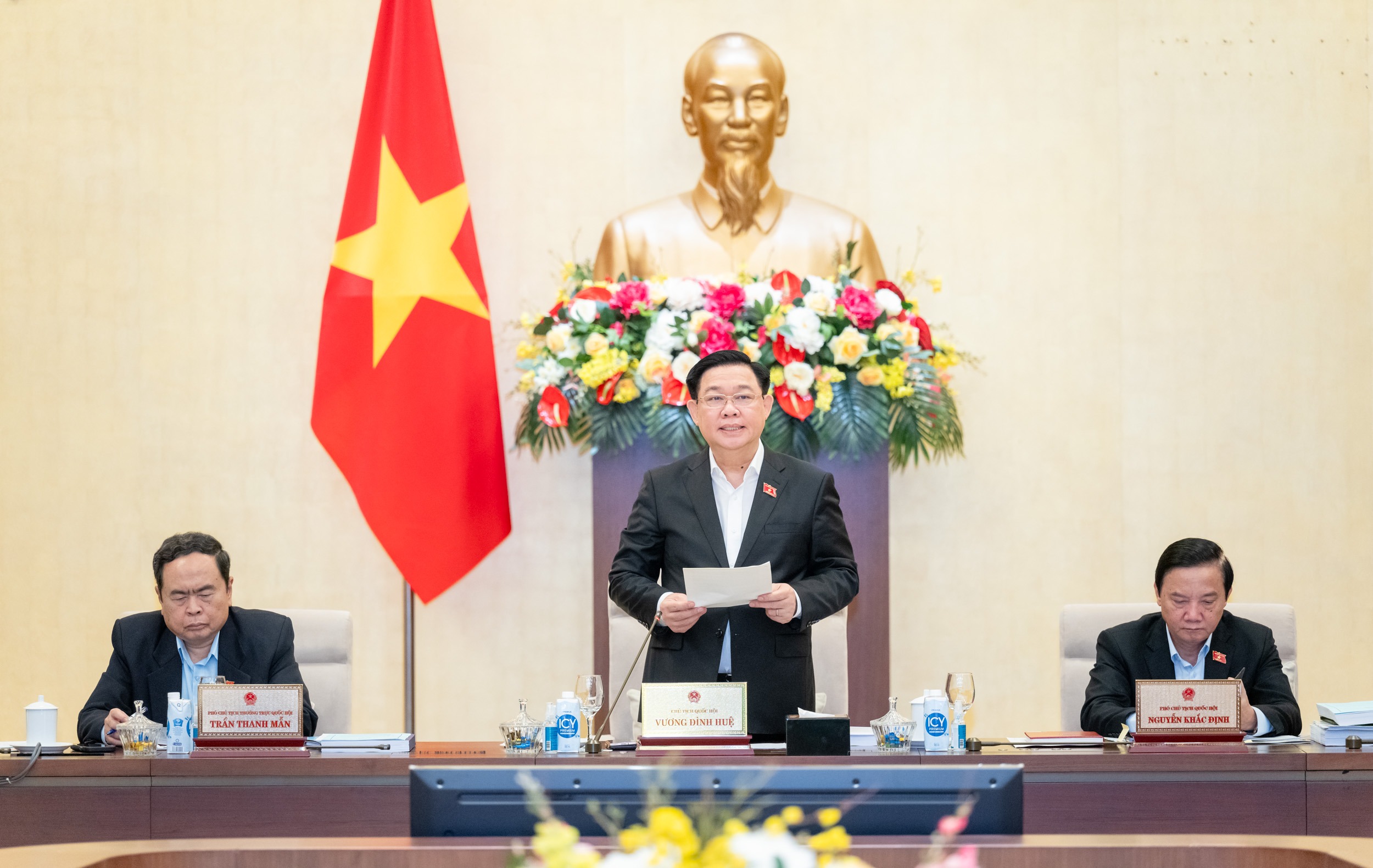 Chủ tịch Quốc hội Vương Đ&igrave;nh Huệ ph&aacute;t biểu khai mạc