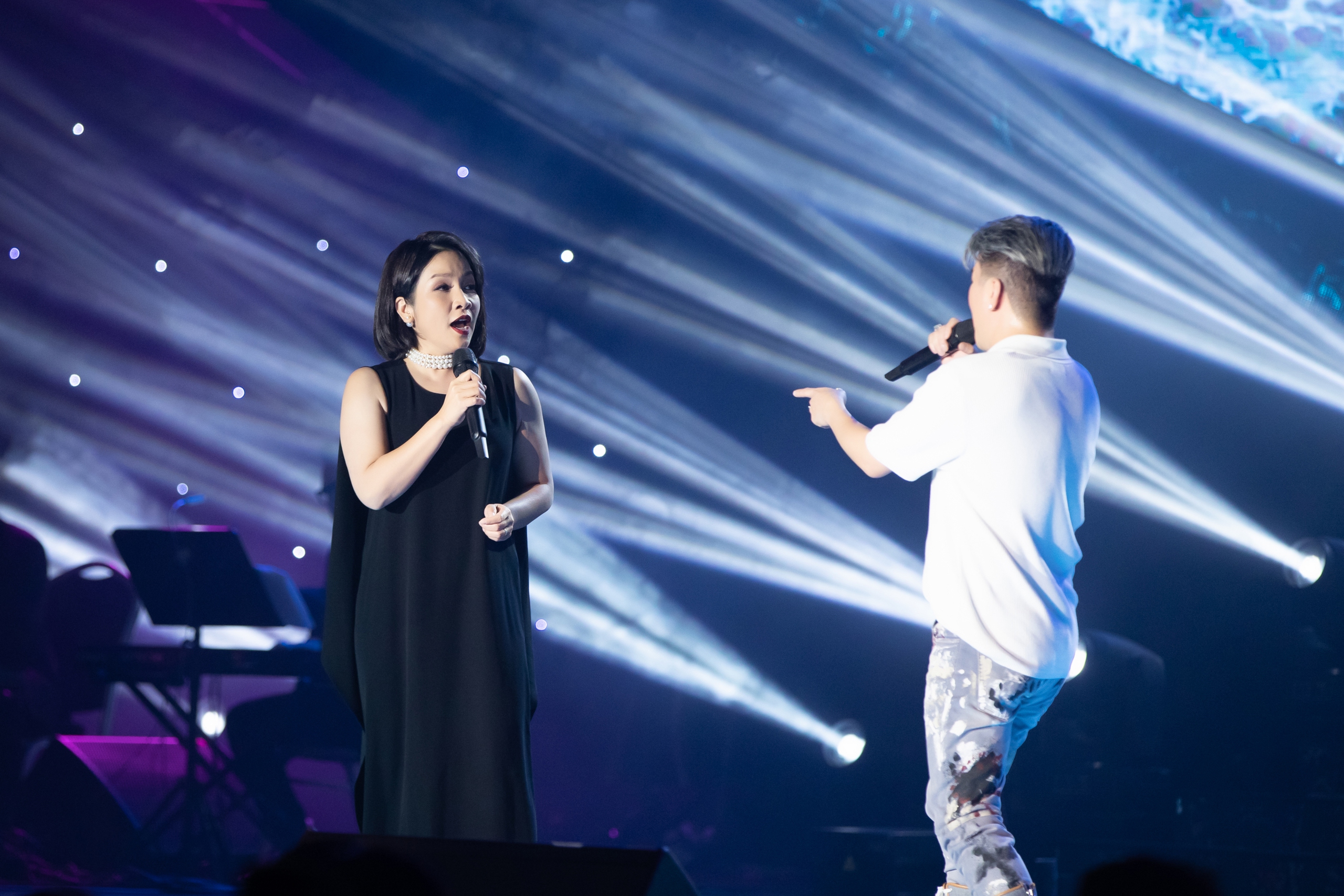 Khi Mỹ Linh h&aacute;t bolero

- Ảnh 1.