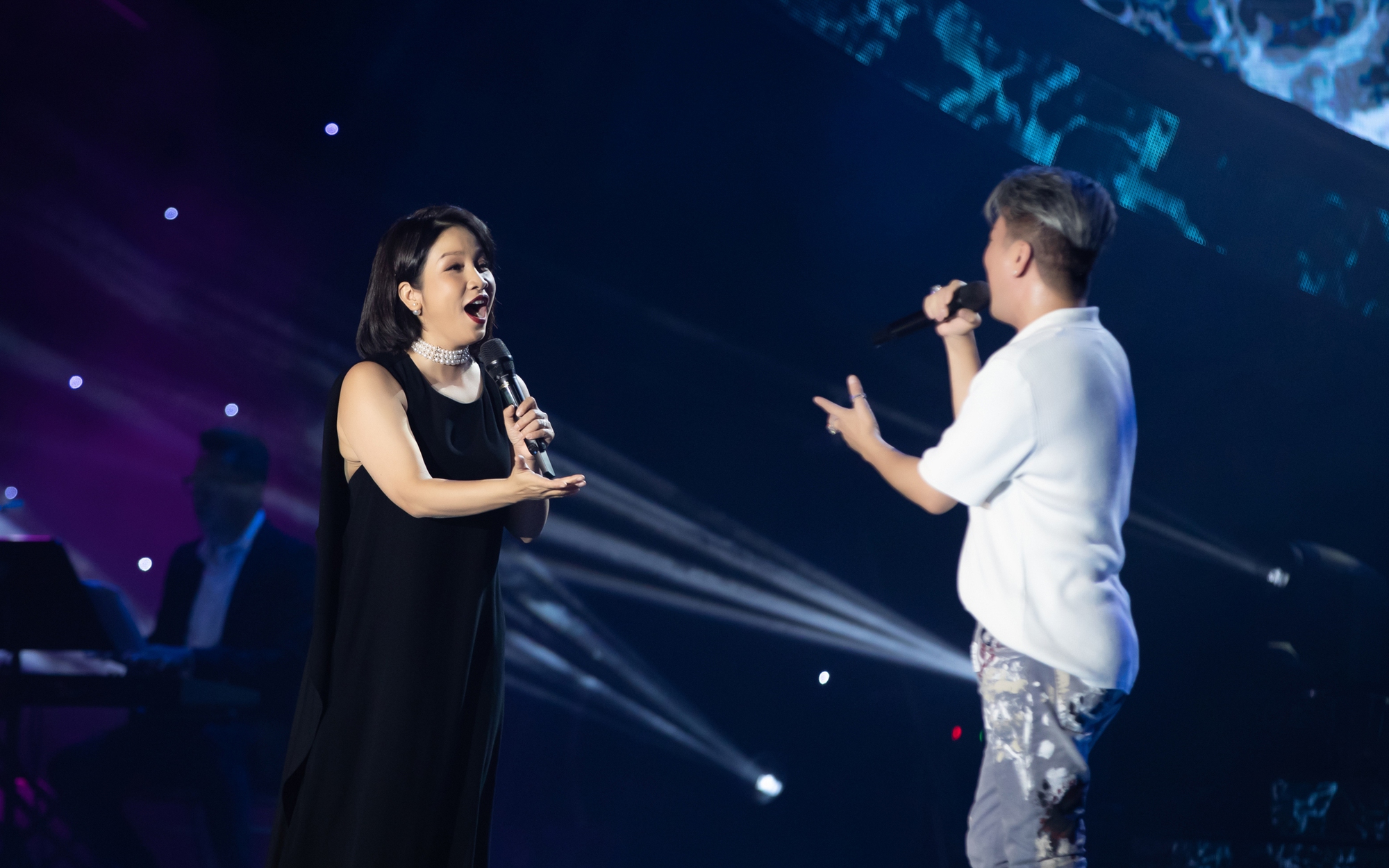 Khi Mỹ Linh hát bolero

