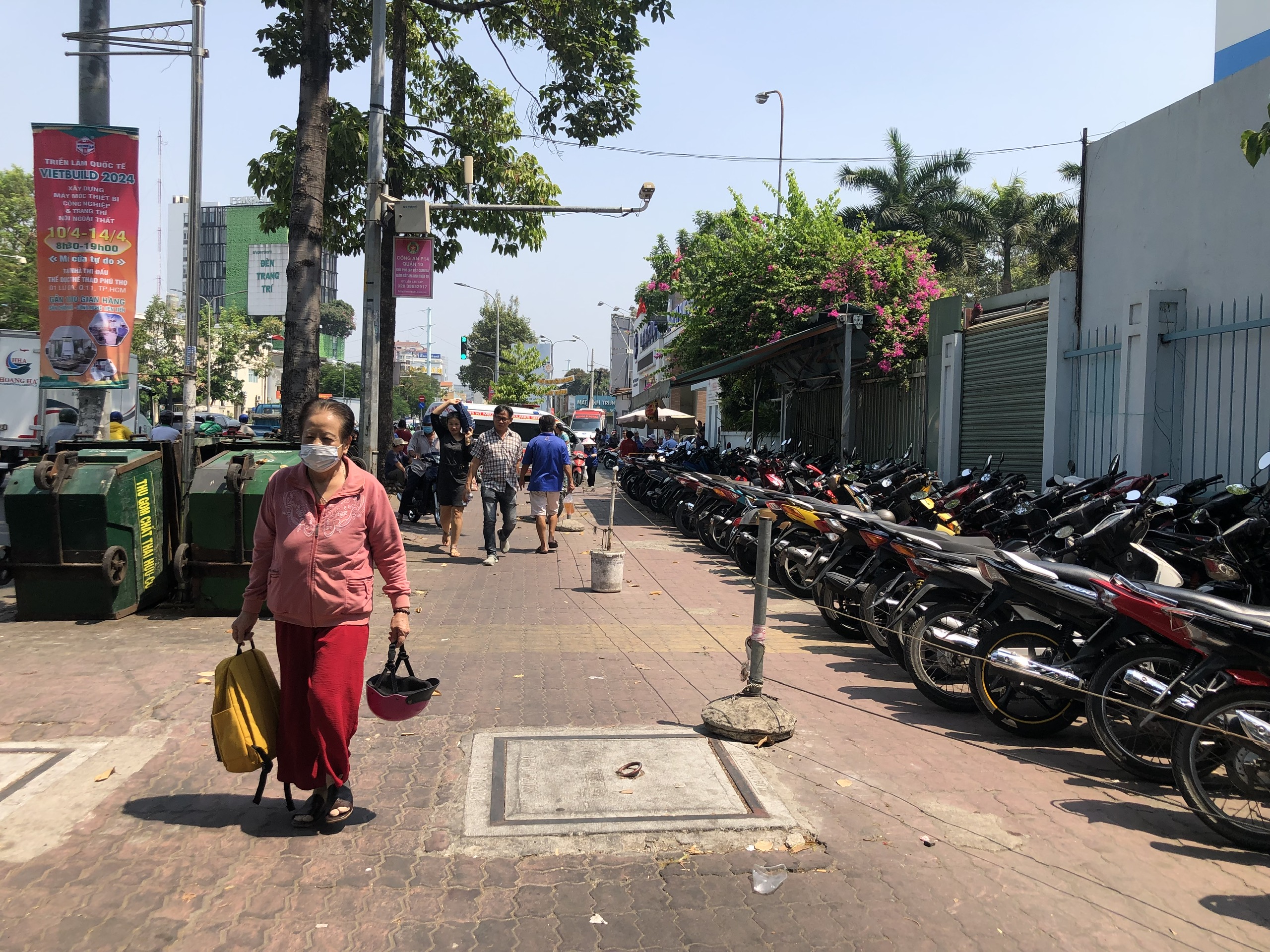 Cận cảnh những vỉa h&egrave; khu trung t&acirc;m TP HCM sắp được cho thu&ecirc;- Ảnh 3.