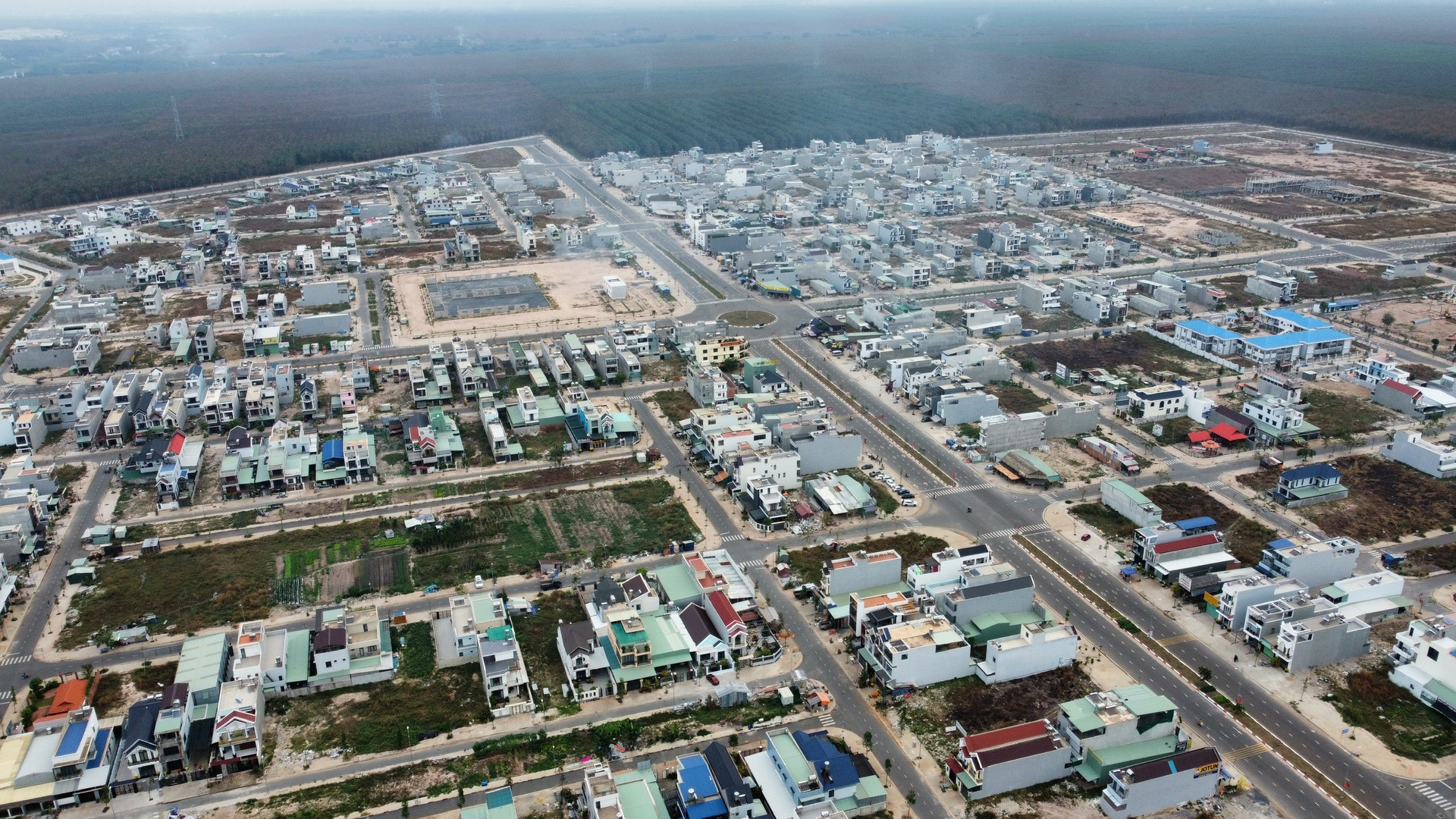 T&igrave;m bị hại vụ lừa đảo tại dự &aacute;n thu hồi đất s&acirc;n bay Long Th&agrave;nh- Ảnh 1.