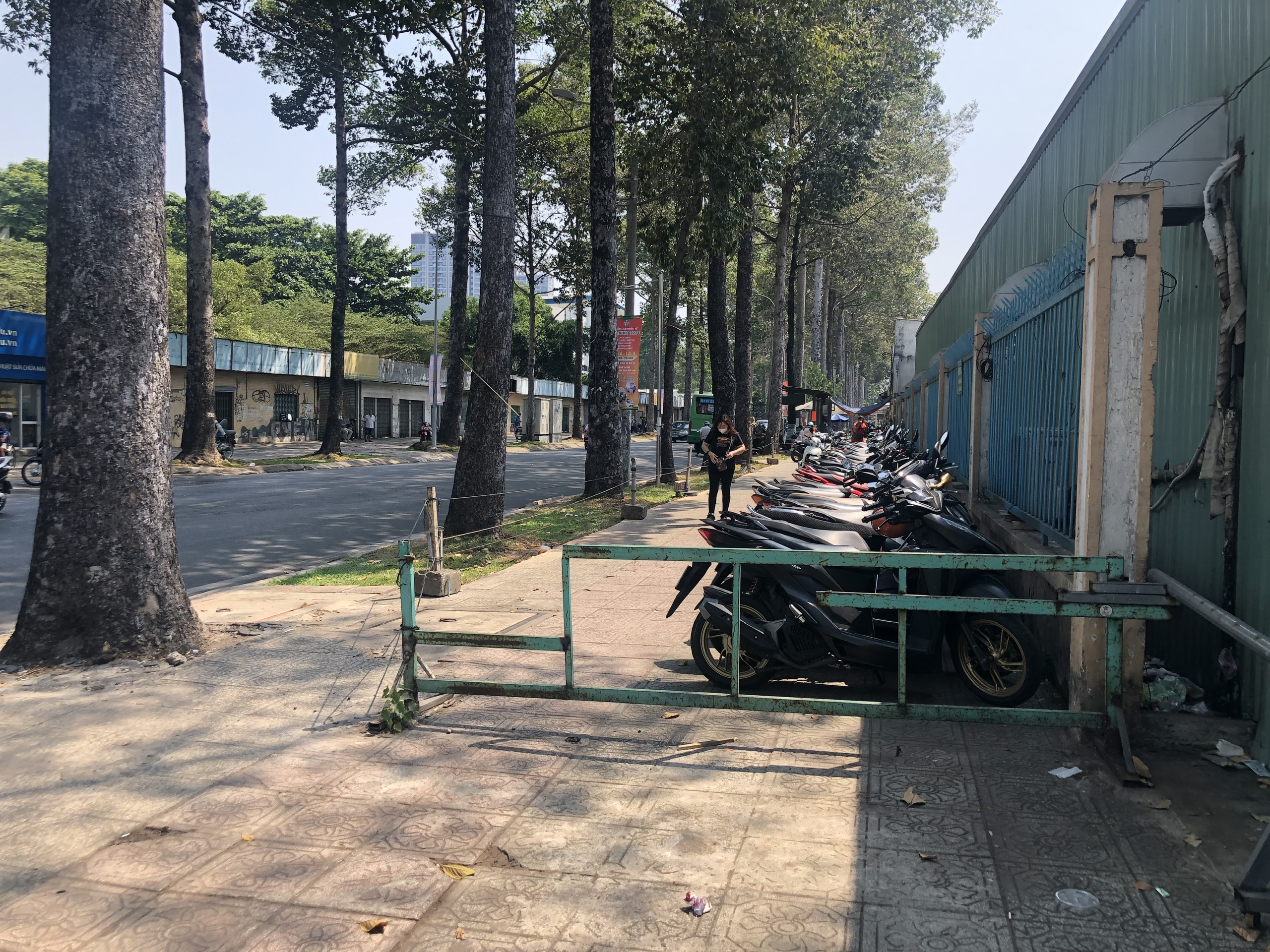 Cận cảnh những vỉa h&egrave; khu trung t&acirc;m TP HCM sắp được cho thu&ecirc;- Ảnh 1.