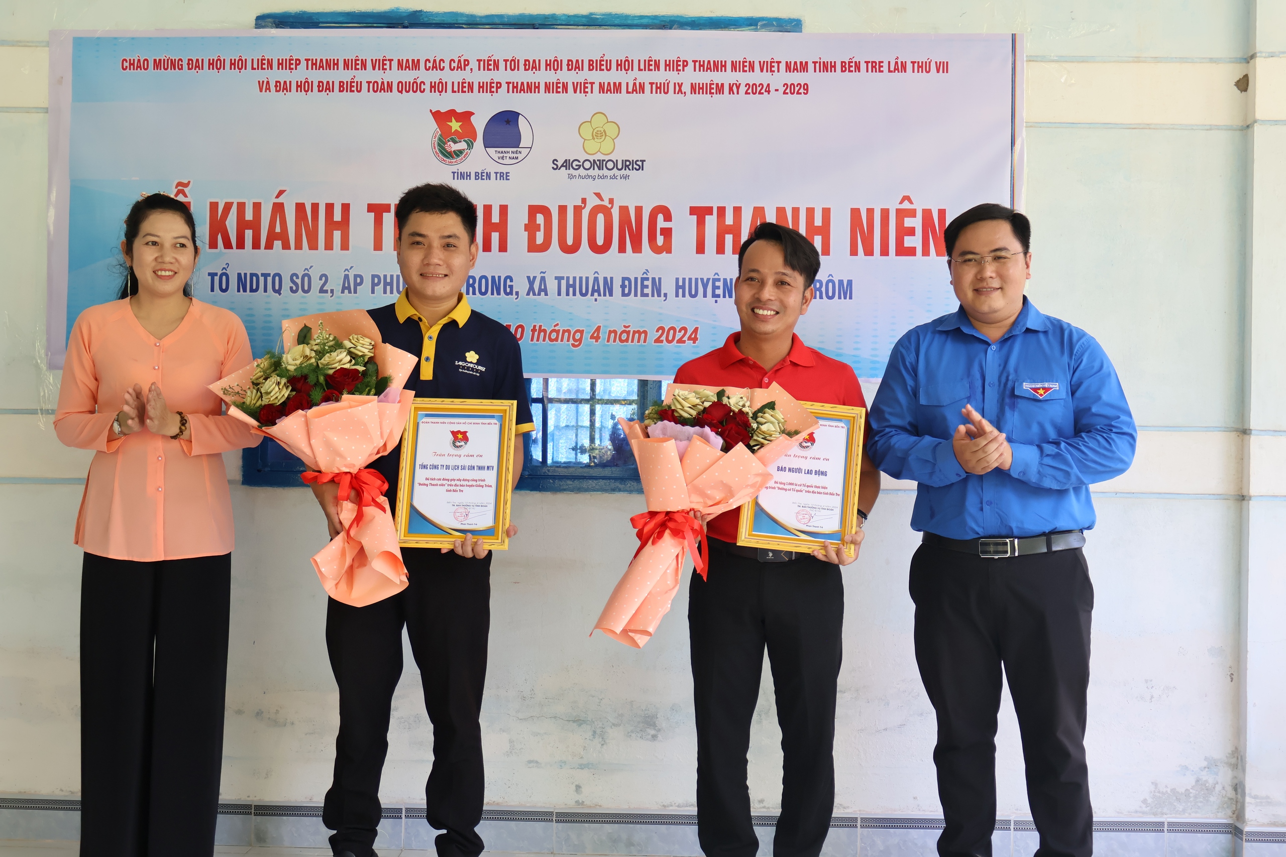 Khánh thành công trình “Đường Thanh niên”, 1.000 lá cờ Tổ quốc đến với huyện Giồng Trôm- Ảnh 3.