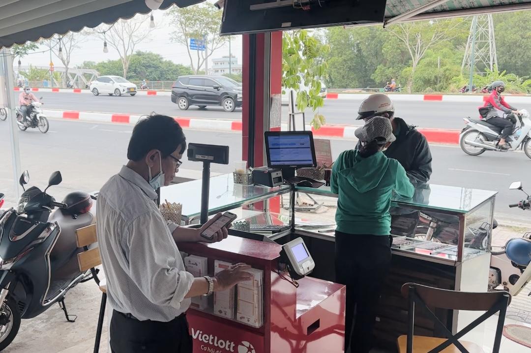 Giải Jackpot 1 hơn 300 tỉ đồng chưa có chủ nhân, vé số Vietlott nóng lên- Ảnh 3.