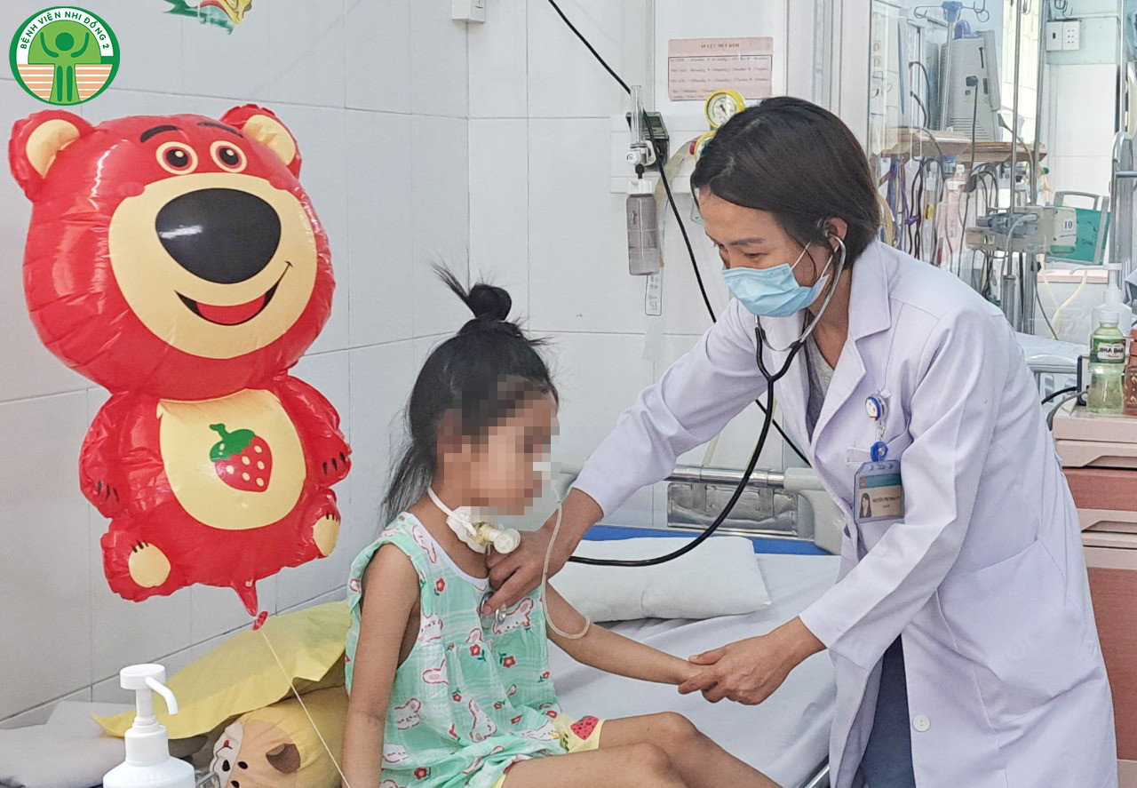 60 ngày cứu bé gái ngộ độc botulinum- Ảnh 1.