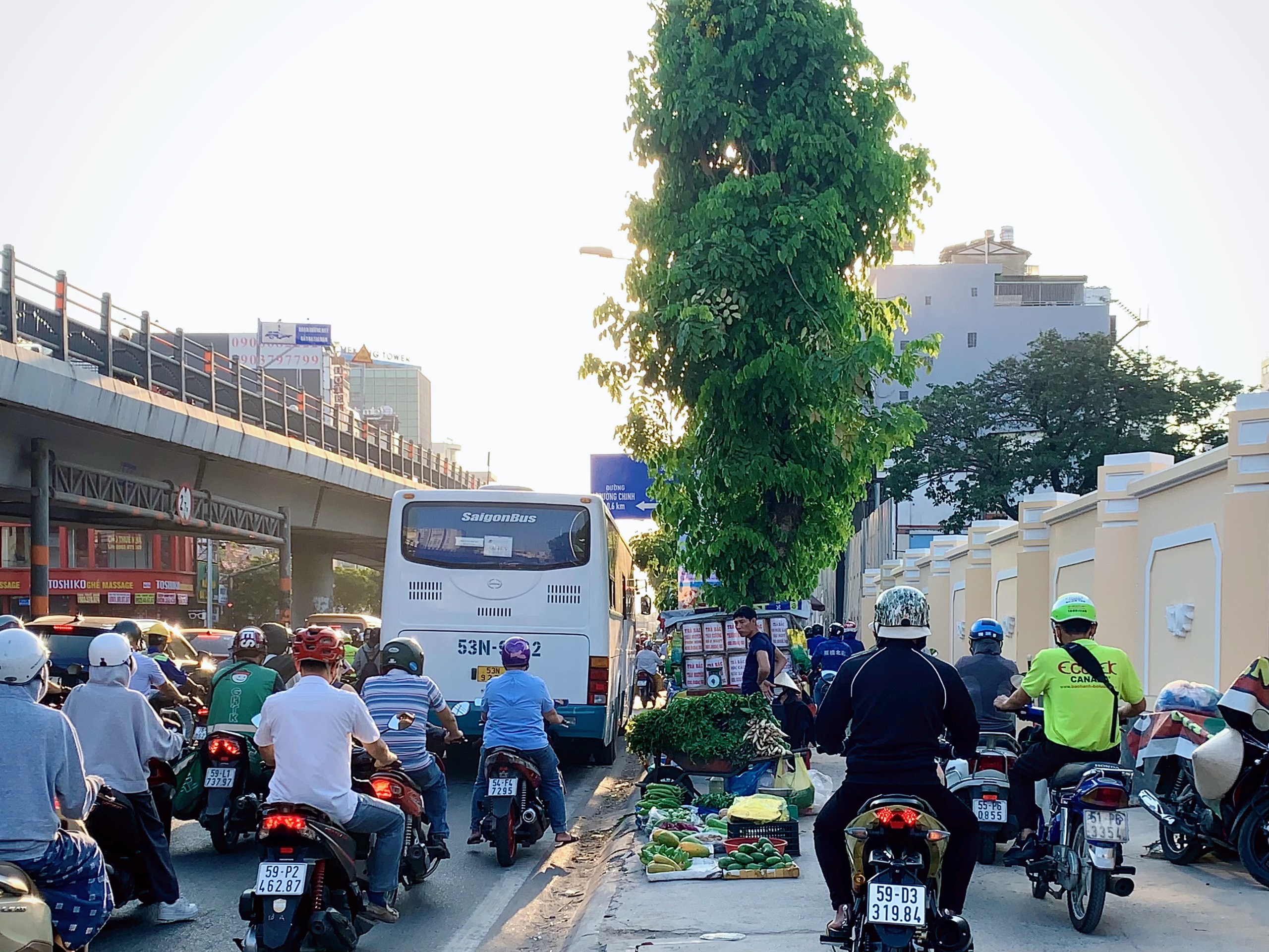 Ngao ng&aacute;n h&igrave;nh ảnh nhiều tuyến đường quanh s&acirc;n bay T&acirc;n Sơn Nhất- Ảnh 3.