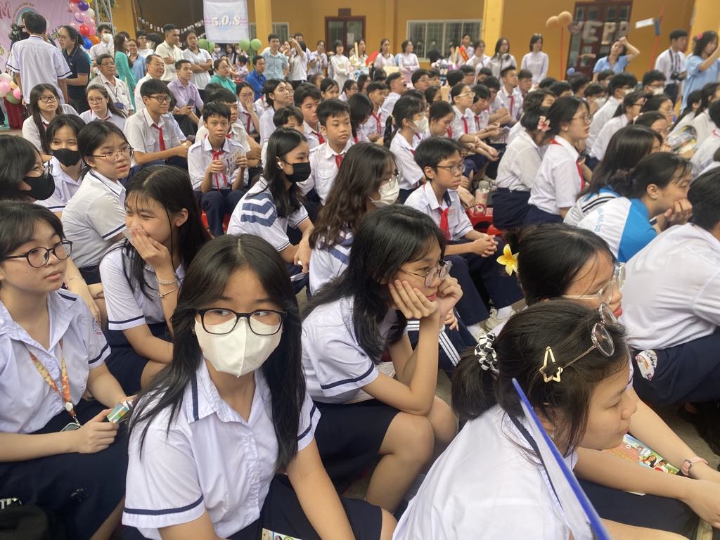 Nắng nóng kéo dài, TP HCM yêu cầu các trường điều chỉnh thời khóa biểu phù hợp- Ảnh 1.