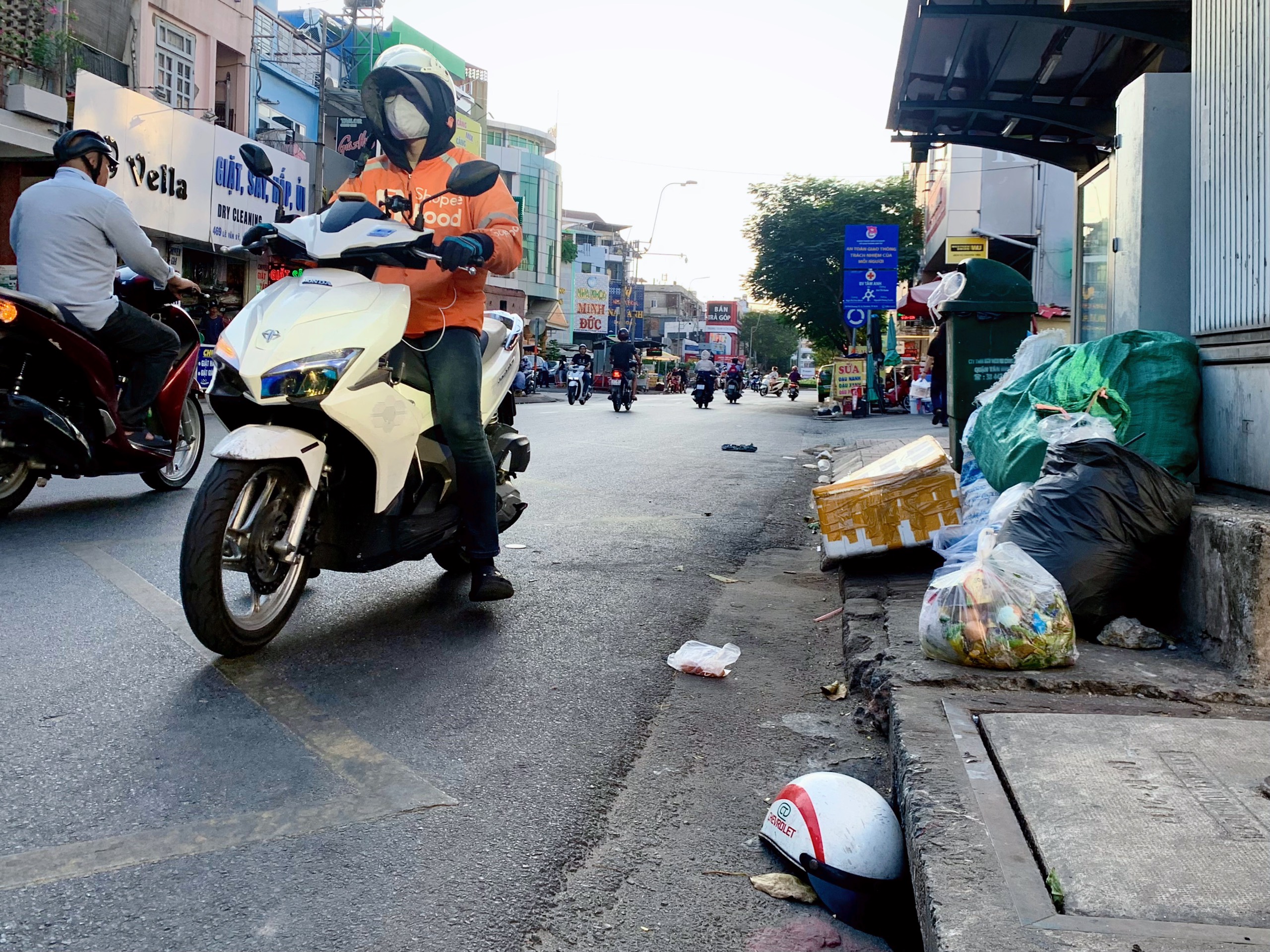 Ngao ng&aacute;n h&igrave;nh ảnh nhiều tuyến đường quanh s&acirc;n bay T&acirc;n Sơn Nhất- Ảnh 6.