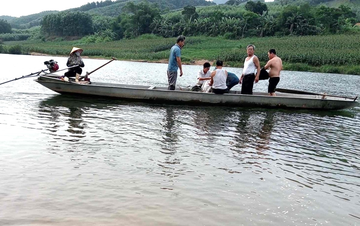 Hai nữ sinh chết đuối trên sông Gianh sau giờ tan trường- Ảnh 1.