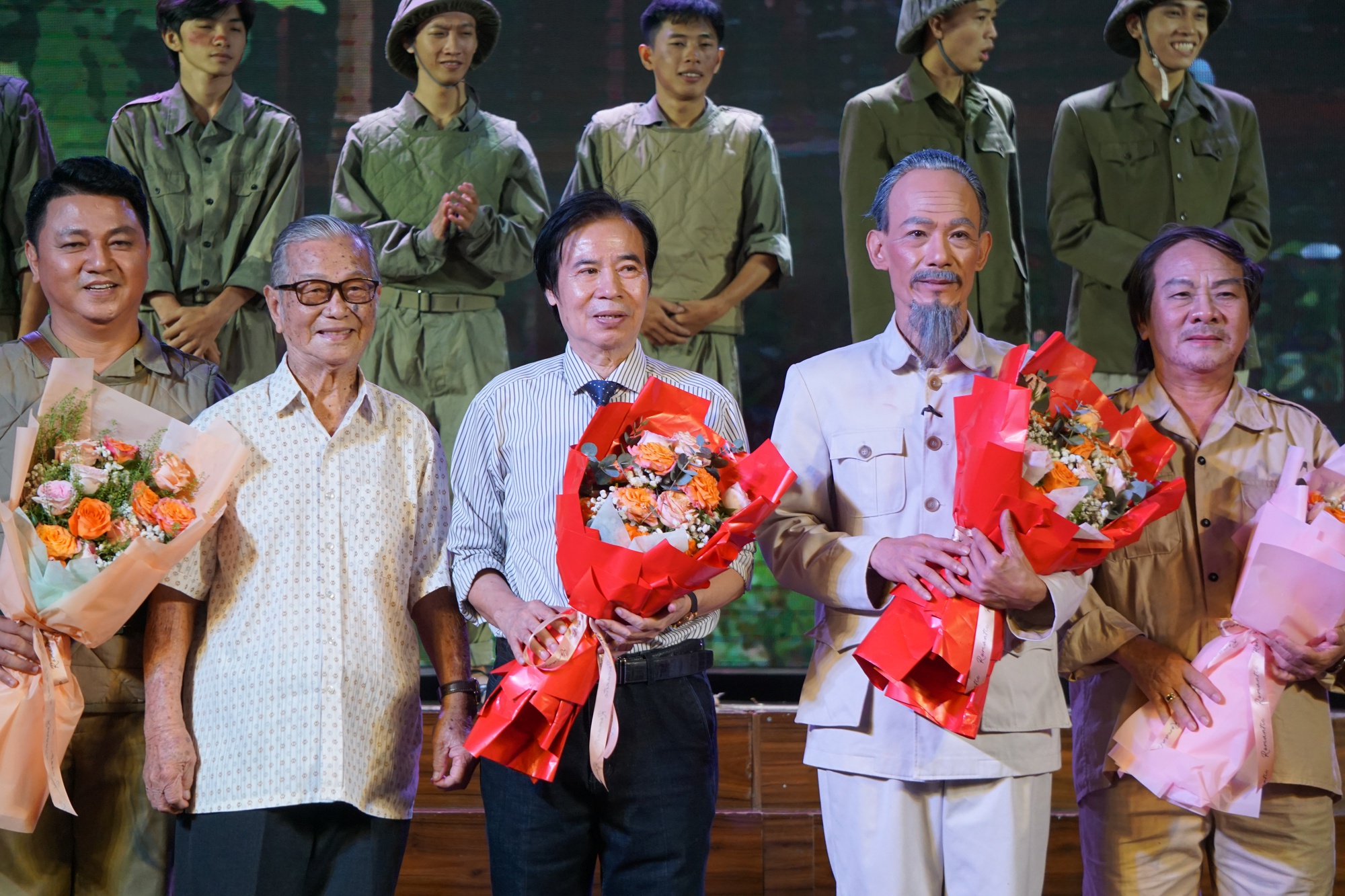 NSND Giang Mạnh H&agrave; dốc sức với chương tr&igrave;nh đặc biệt về h&igrave;nh tượng B&aacute;c Hồ- Ảnh 1.