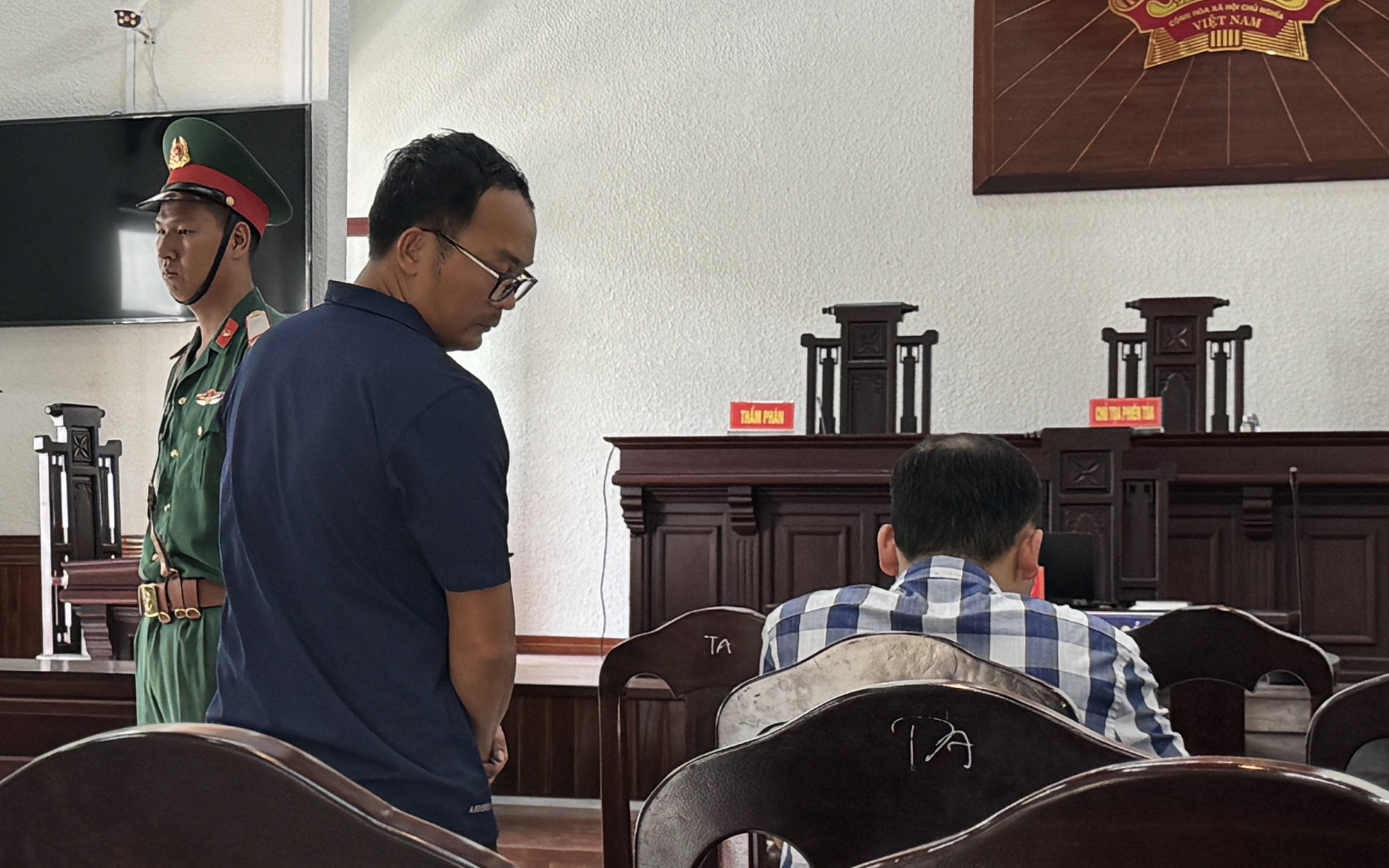 Cựu thiếu tá tông chết nữ sinh ở Ninh Thuận nhận y án 14 tháng tù