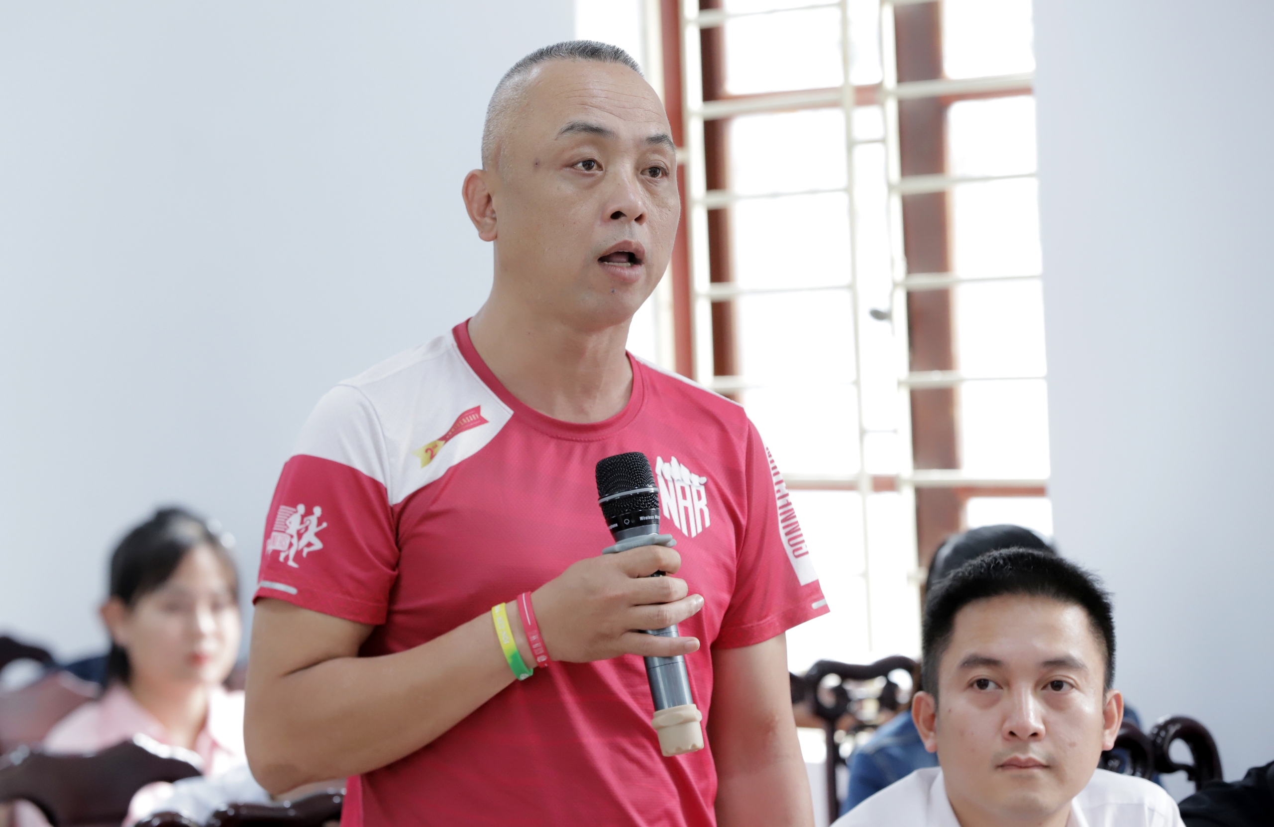 Các runner quan tâm đến công tác chuẫn bị của giải