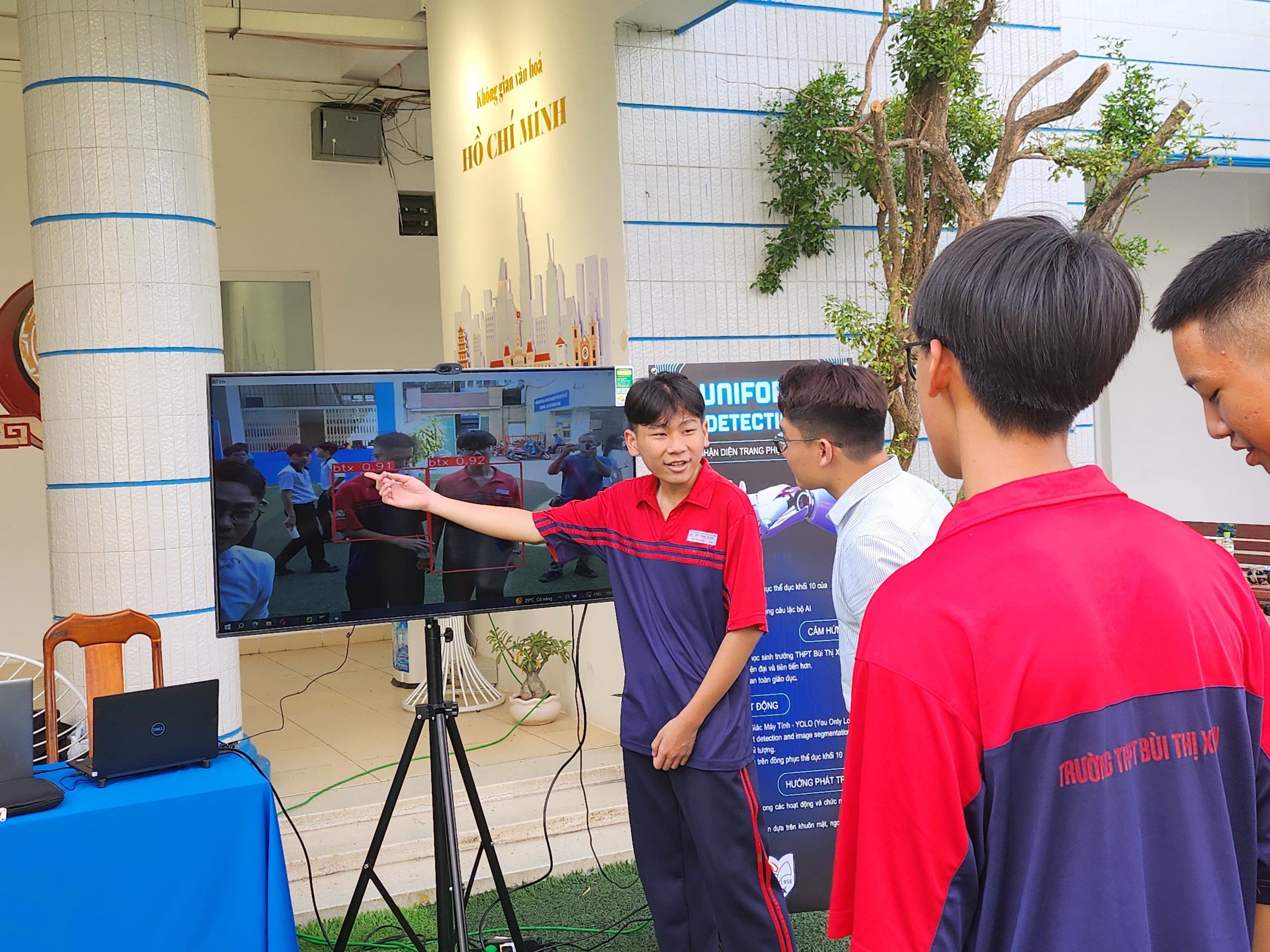 Bất ngờ sản phẩm AI của học sinh lớp 10 Trường B&ugrave;i Thị Xu&acirc;n- Ảnh 1.