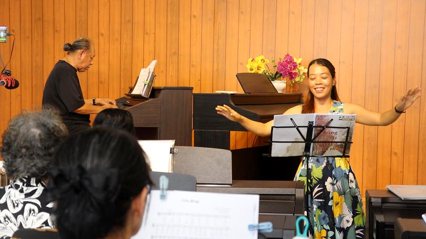 Dạy piano miễn phí cho người cao tuổi- Ảnh 1.