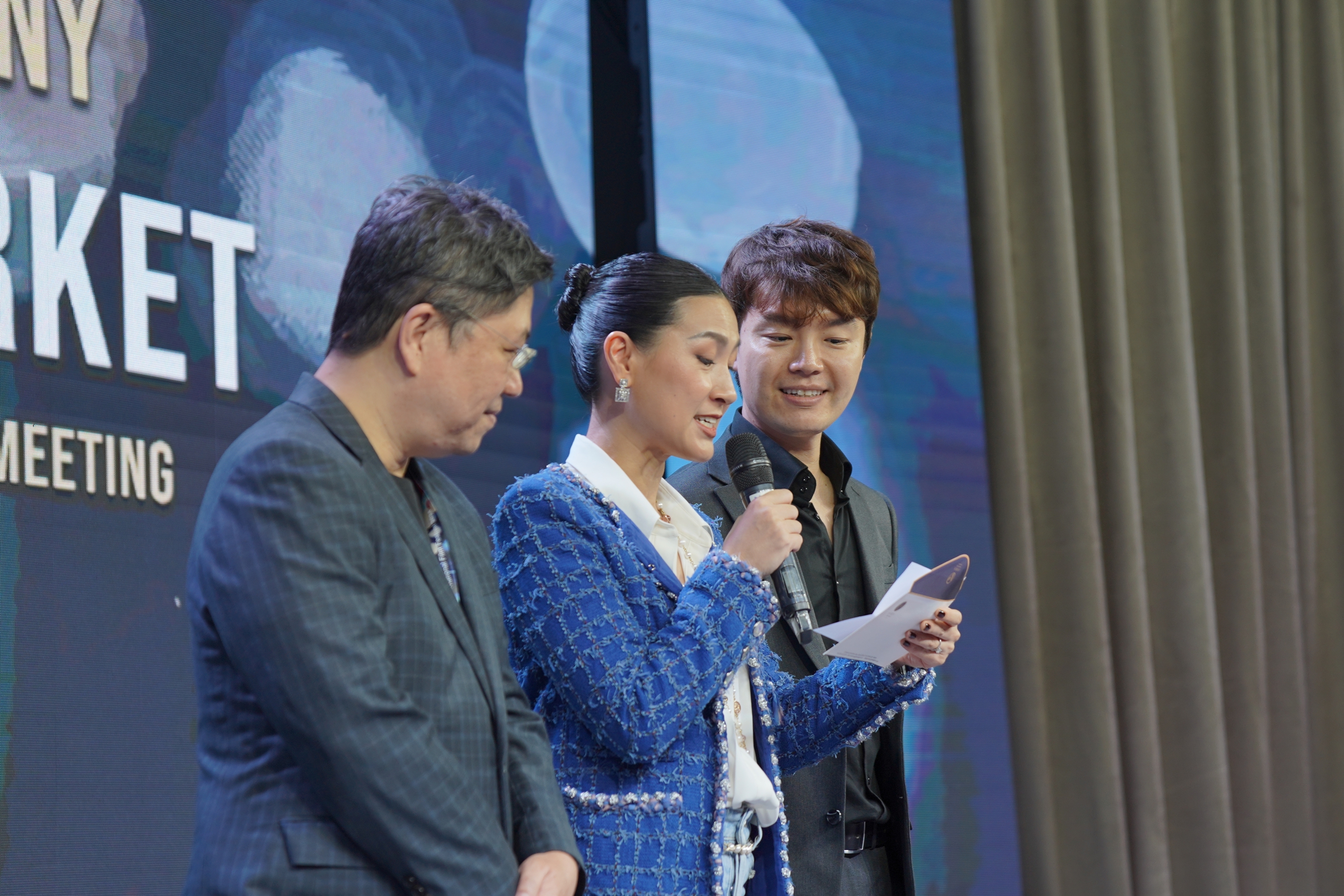 NSND Thanh Thúy, Kathy Uyên… trao giải điện ảnh!- Ảnh 7.