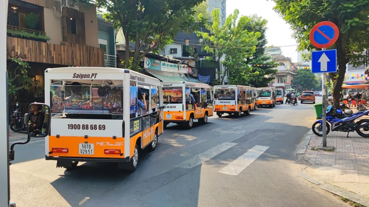 Khách đi xe điện tham quan TP HCM lưu ý gì?- Ảnh 6.