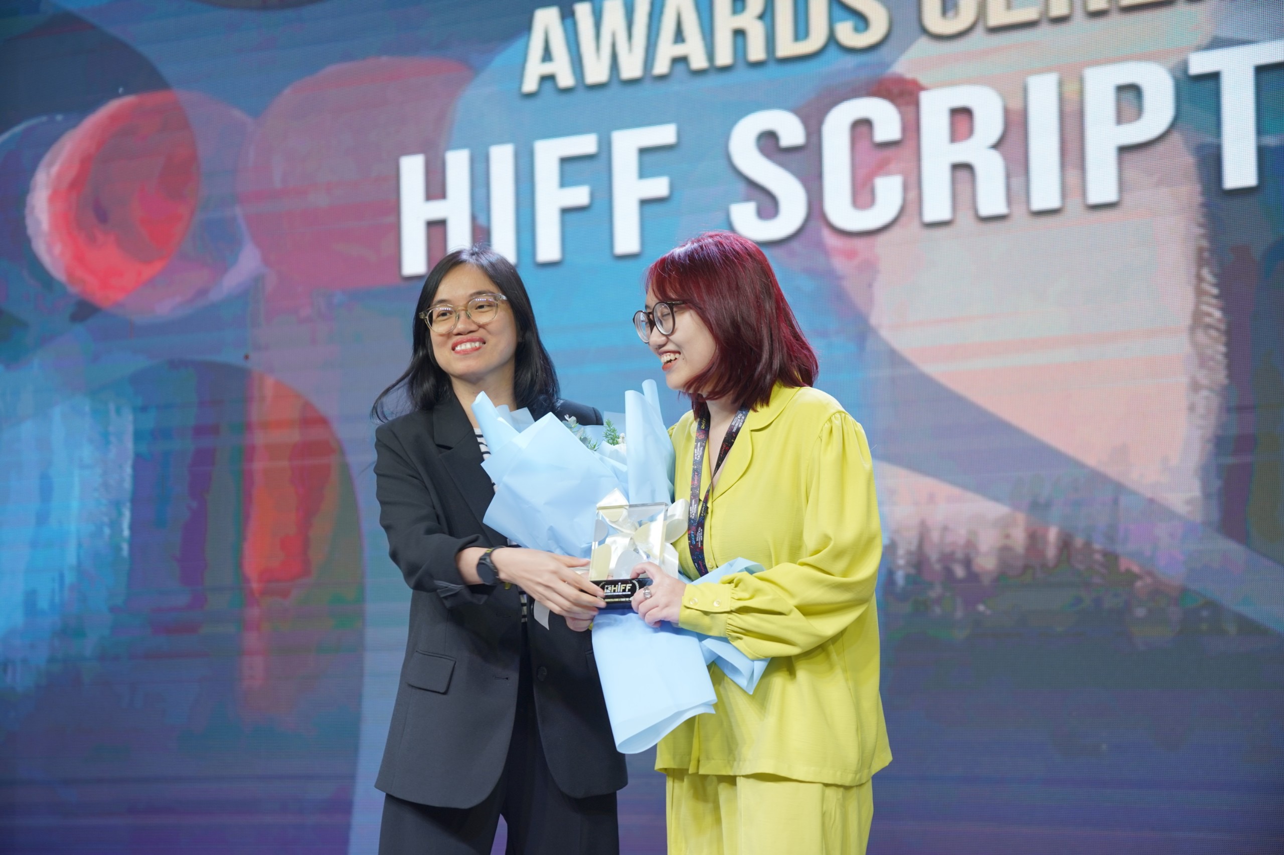 NSND Thanh Thúy, Kathy Uyên… trao giải điện ảnh!- Ảnh 3.
