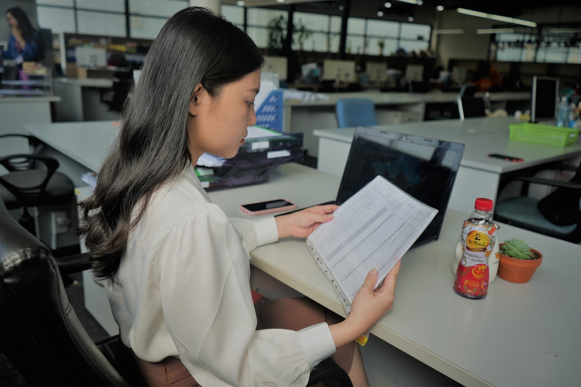 Uống g&igrave; để tươi m&aacute;t xử gọn deadline, tạo visual cực đỉnh đ&oacute;n h&egrave;?- Ảnh 1.