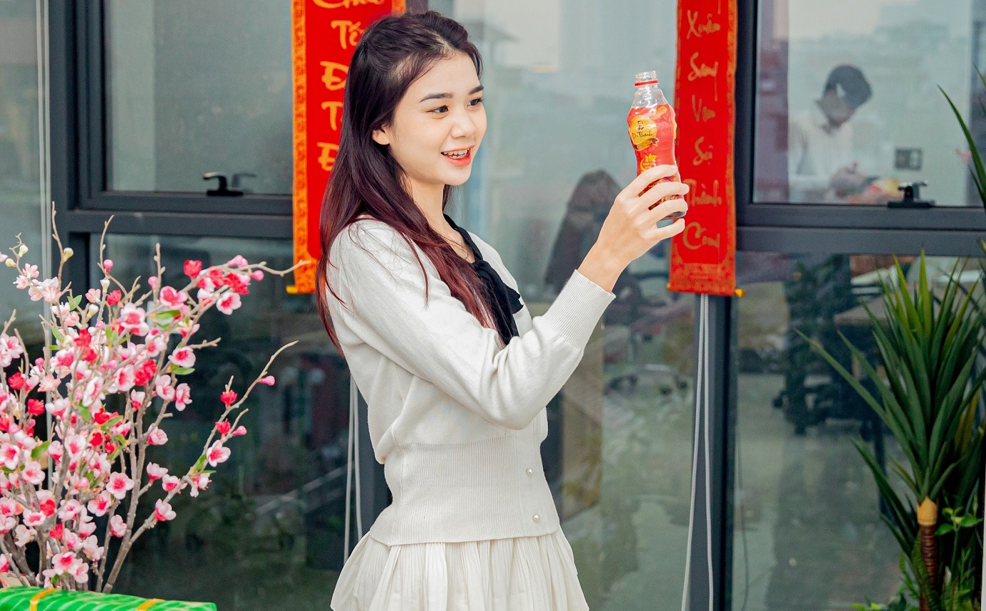 Uống g&igrave; để tươi m&aacute;t xử gọn deadline, tạo visual cực đỉnh đ&oacute;n h&egrave;?- Ảnh 2.