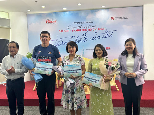 Trao giải cuộc thi viết “Thành phố của tôi”