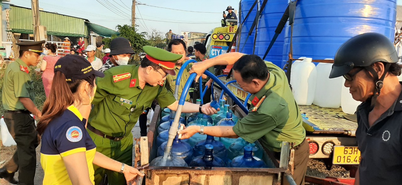 H&igrave;nh ảnh đẹp, x&uacute;c động giữa m&ugrave;a hạn, mặn ở miền T&acirc;y- Ảnh 10.