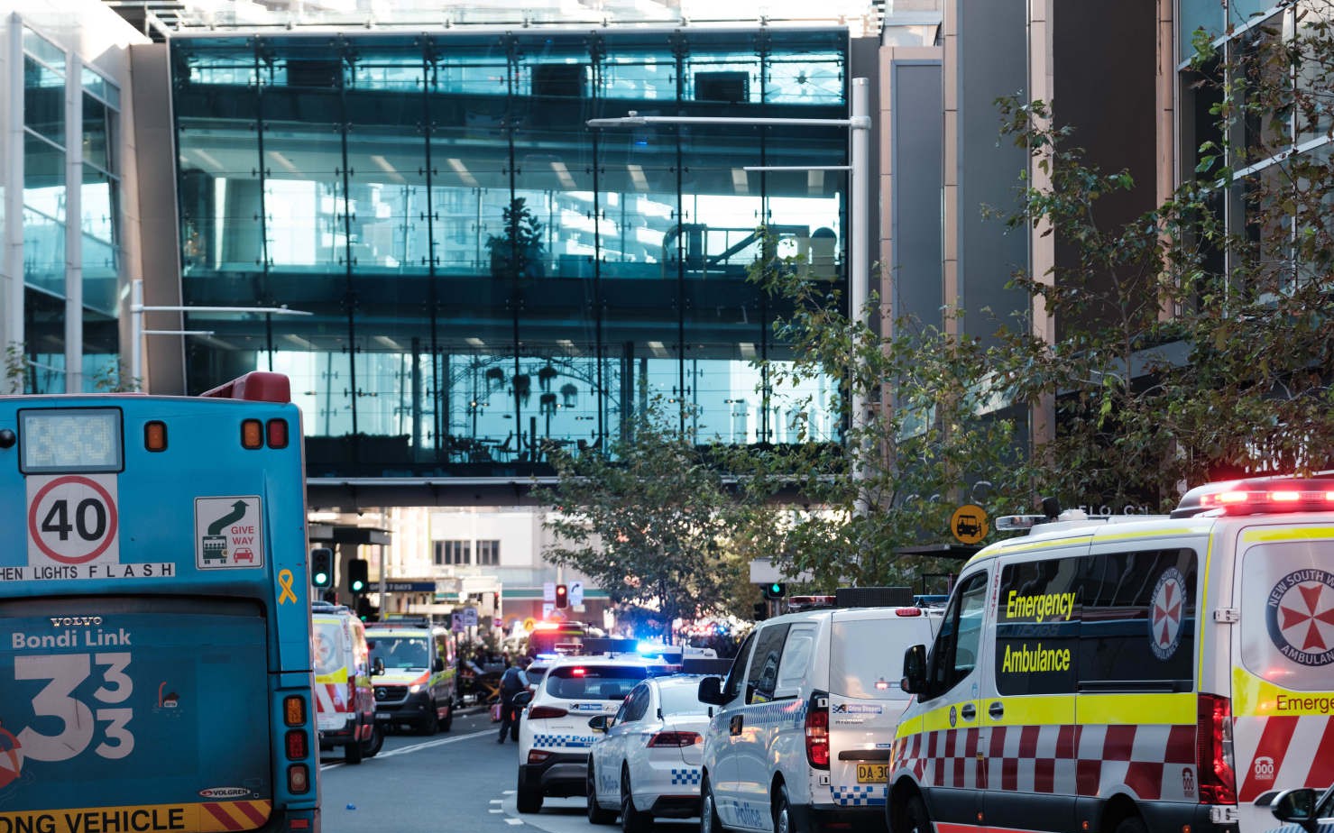 Úc: Đâm chém “điên loạn” tại trung tâm mua sắm ở Sydney