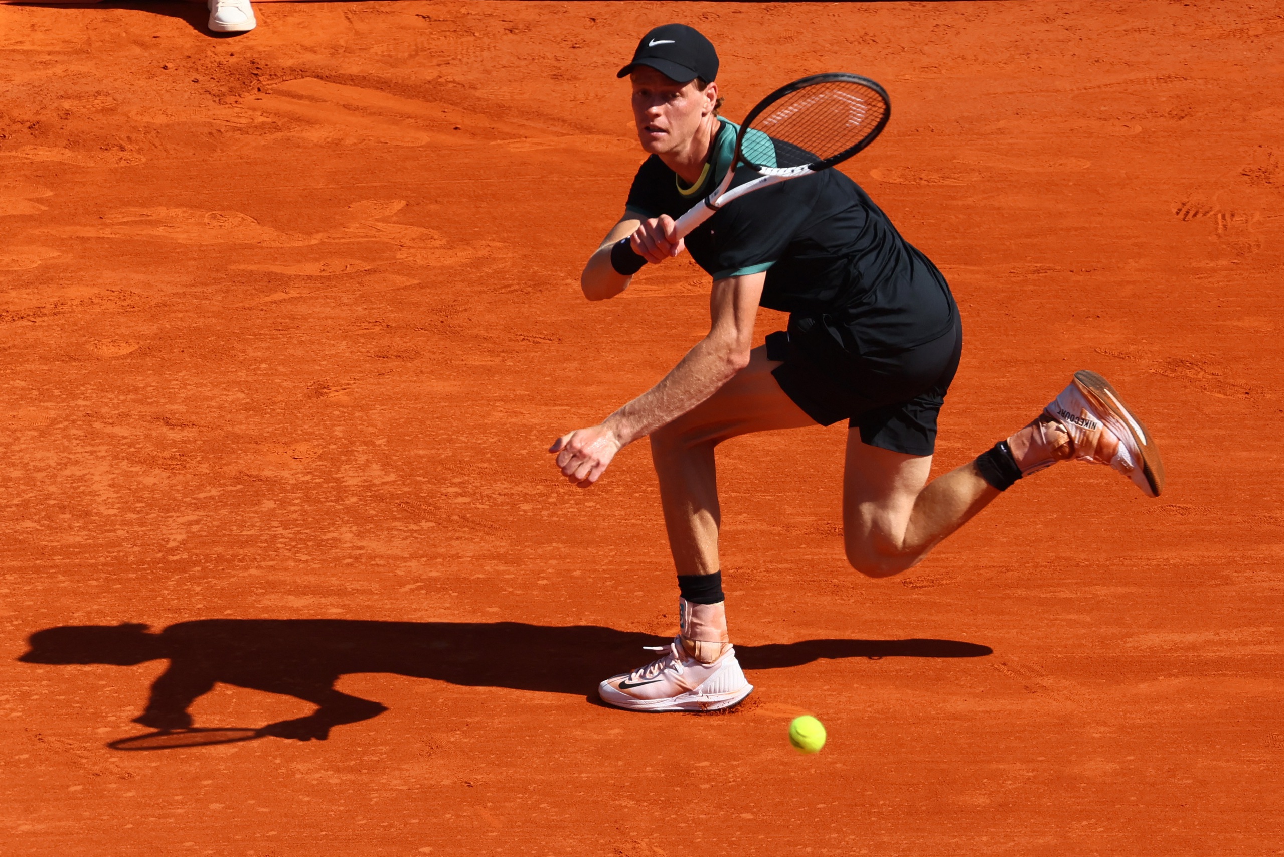 Bất ngờ ở Monte Carlo, Djokovic và Sinner dừng bước ở bán kết- Ảnh 2.