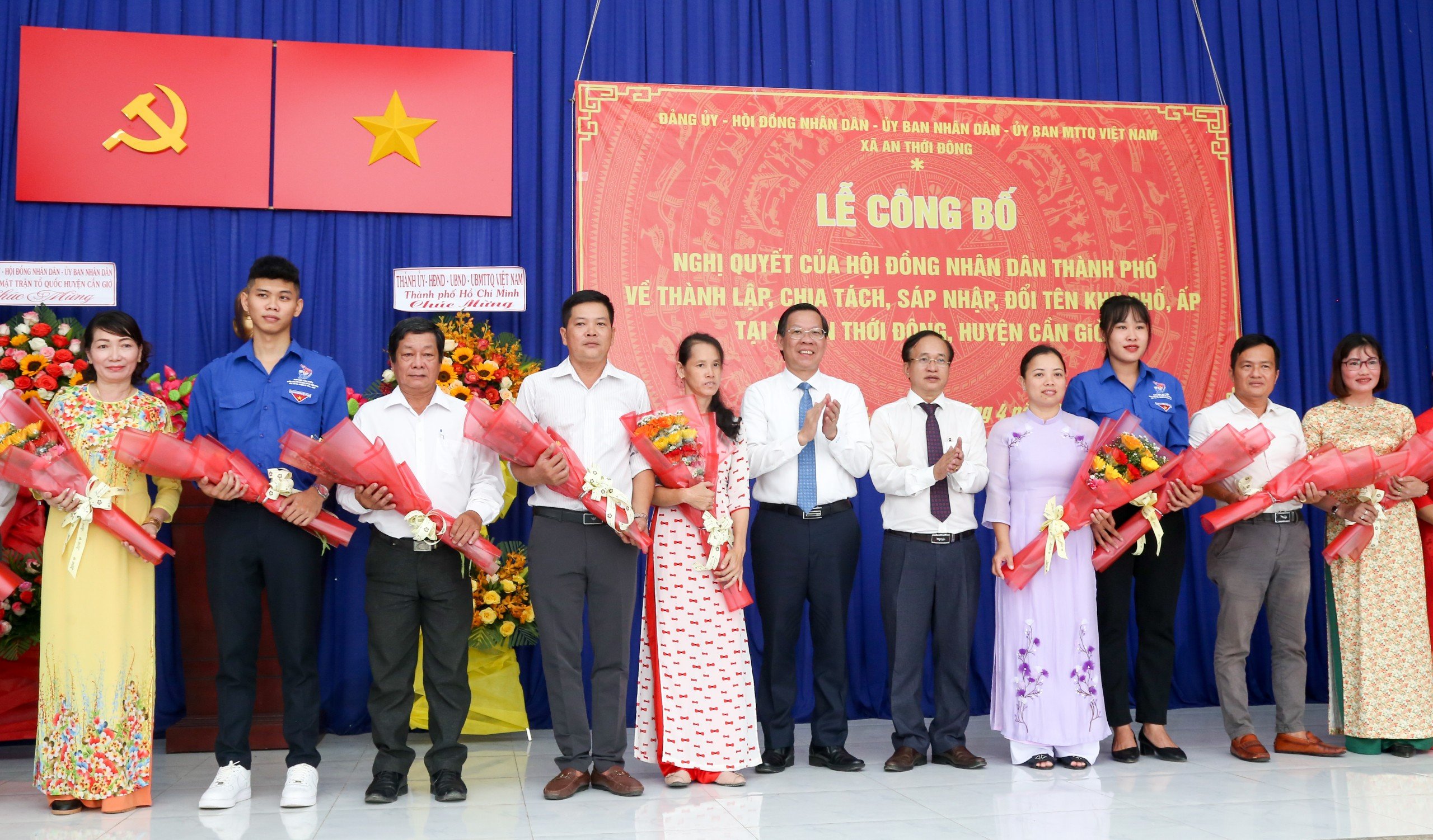 Chủ tịch UBND TP HCM dự lễ c&ocirc;ng bố ấp mới ở Cần Giờ- Ảnh 1.