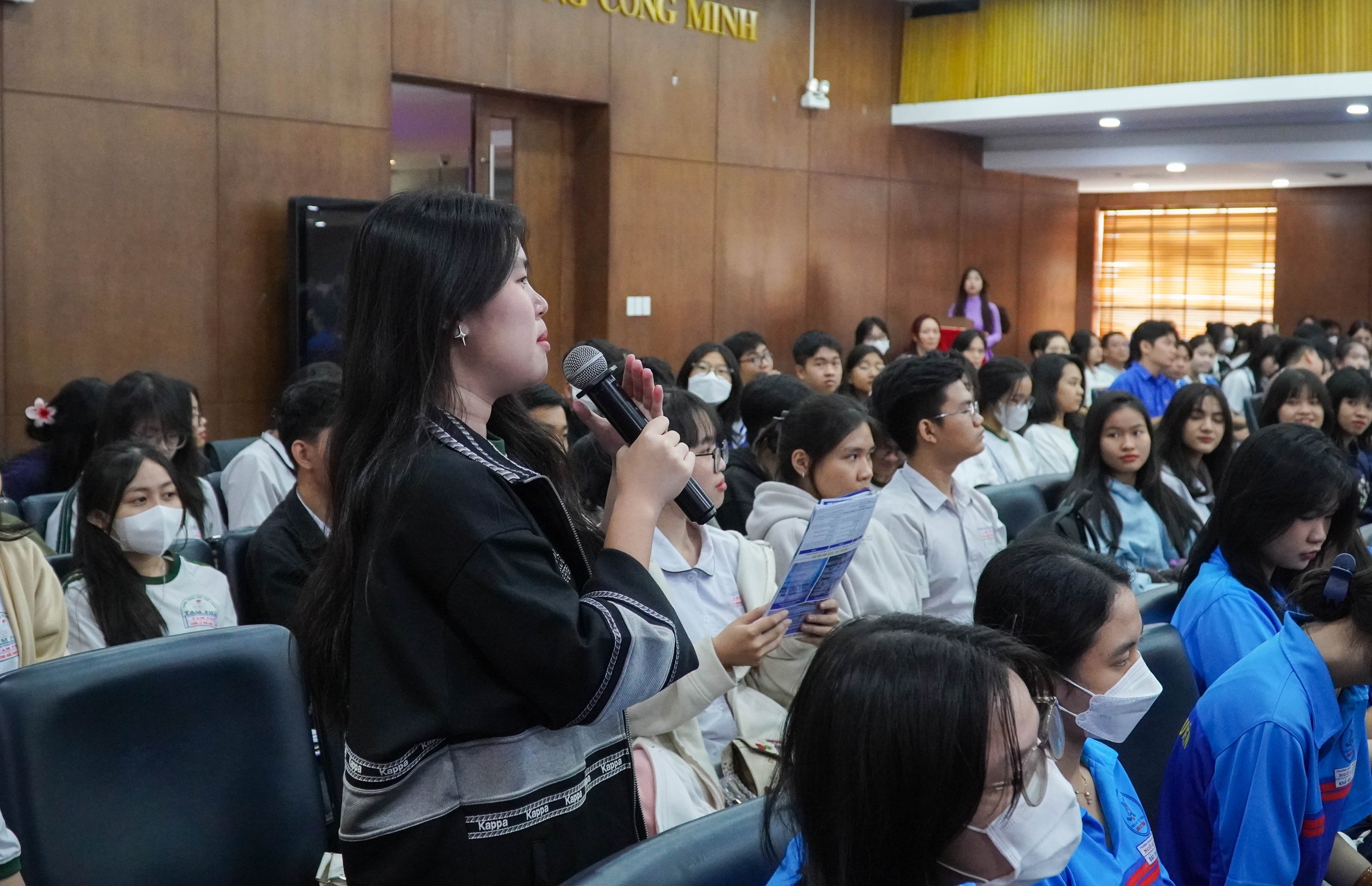 Trường ĐH Luật TP HCM &ldquo;thấu hiểu&rdquo; sinh vi&ecirc;n trong vấn đề học ph&iacute;- Ảnh 2.