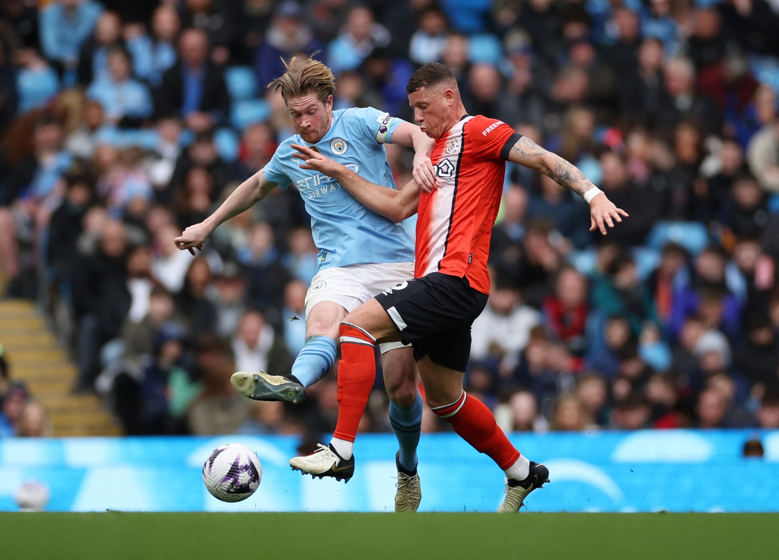 Man City chiếm ng&ocirc;i đầu, Man United bị hất văng Top 6- Ảnh 3.