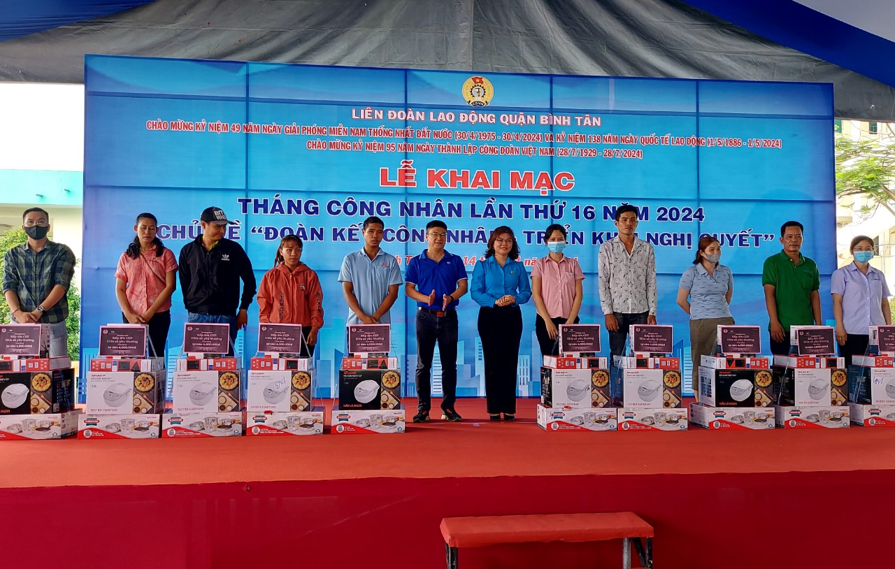 B&aacute;o Người Lao động v&agrave; LĐLĐ quận B&igrave;nh T&acirc;n hợp t&aacute;c tuy&ecirc;n truyền, chăm lo cho CNVC-LĐ- Ảnh 6.