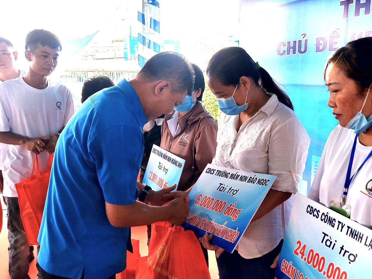 B&aacute;o Người Lao động v&agrave; LĐLĐ quận B&igrave;nh T&acirc;n hợp t&aacute;c tuy&ecirc;n truyền, chăm lo cho CNVC-LĐ- Ảnh 5.